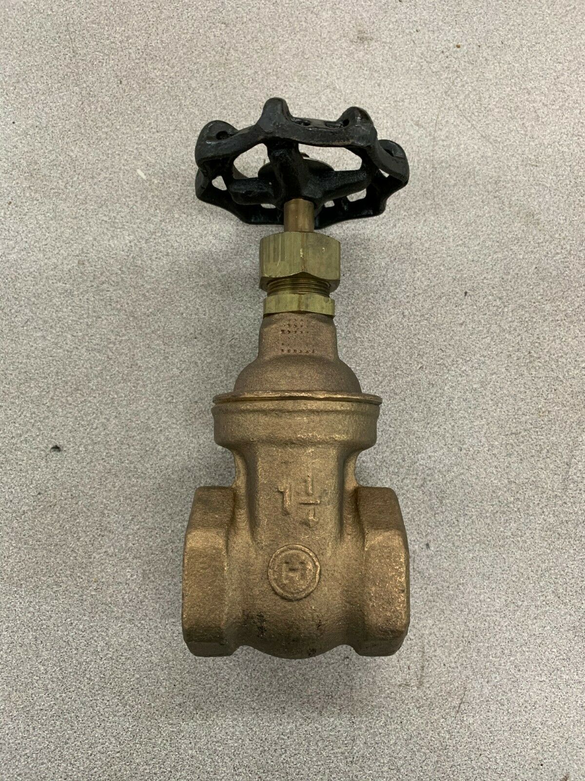 NEW NO BOX HAMMOND 1-1/4" SOLID WEDGE GATE VALVE IB646