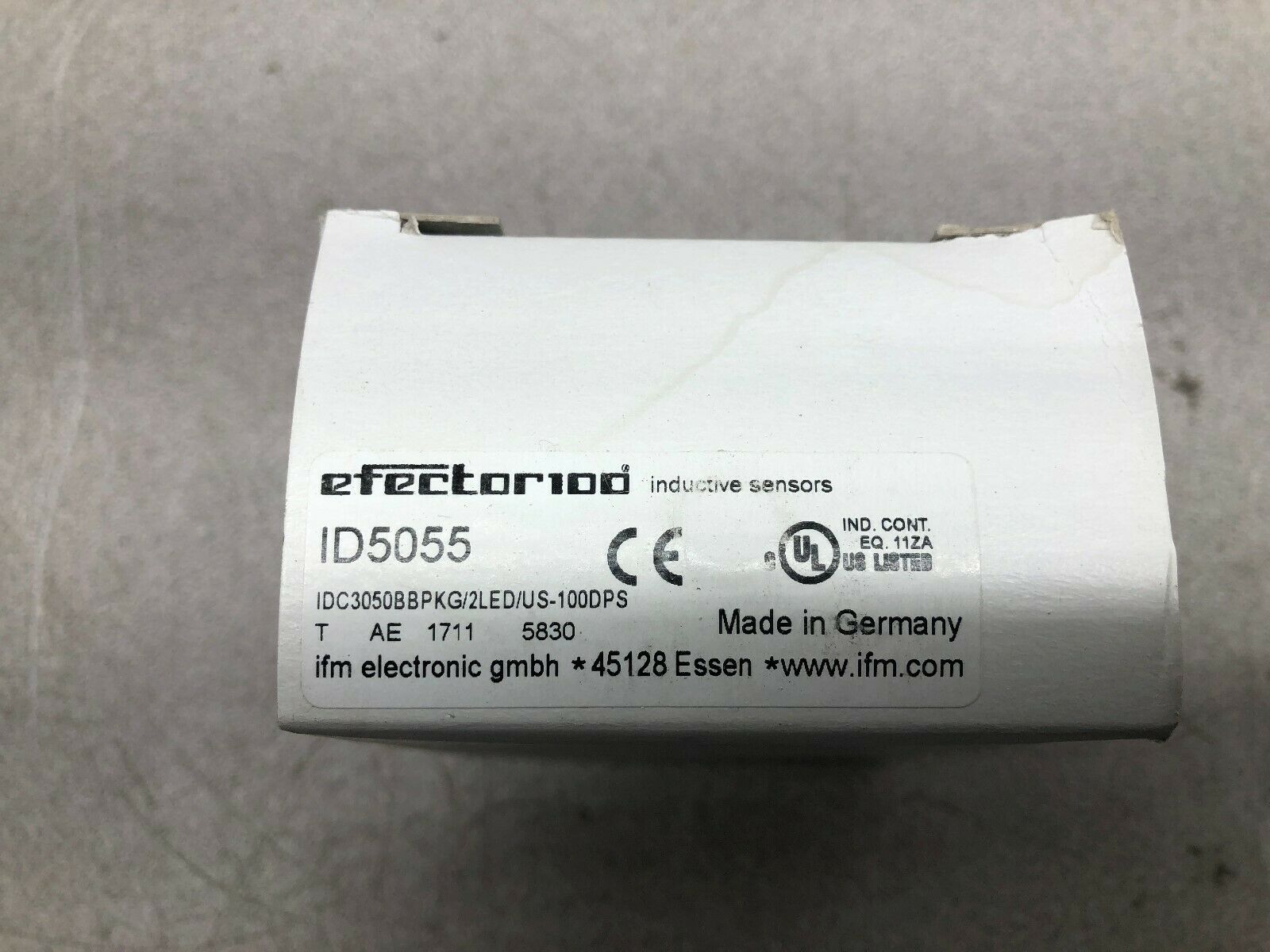 NEW IN BOX EFECTOR INDUCTIVE PANCAKE PROXIMITY SENSOR ID5055