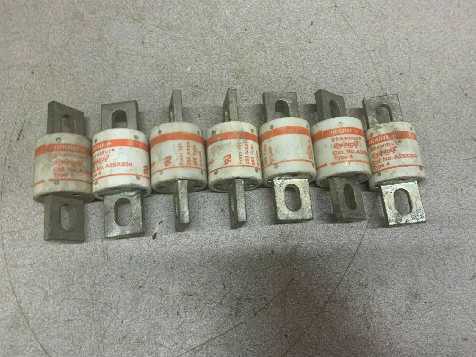 LOT OF 7 NEW NO BOX SHAWMUT FUSE A25X250