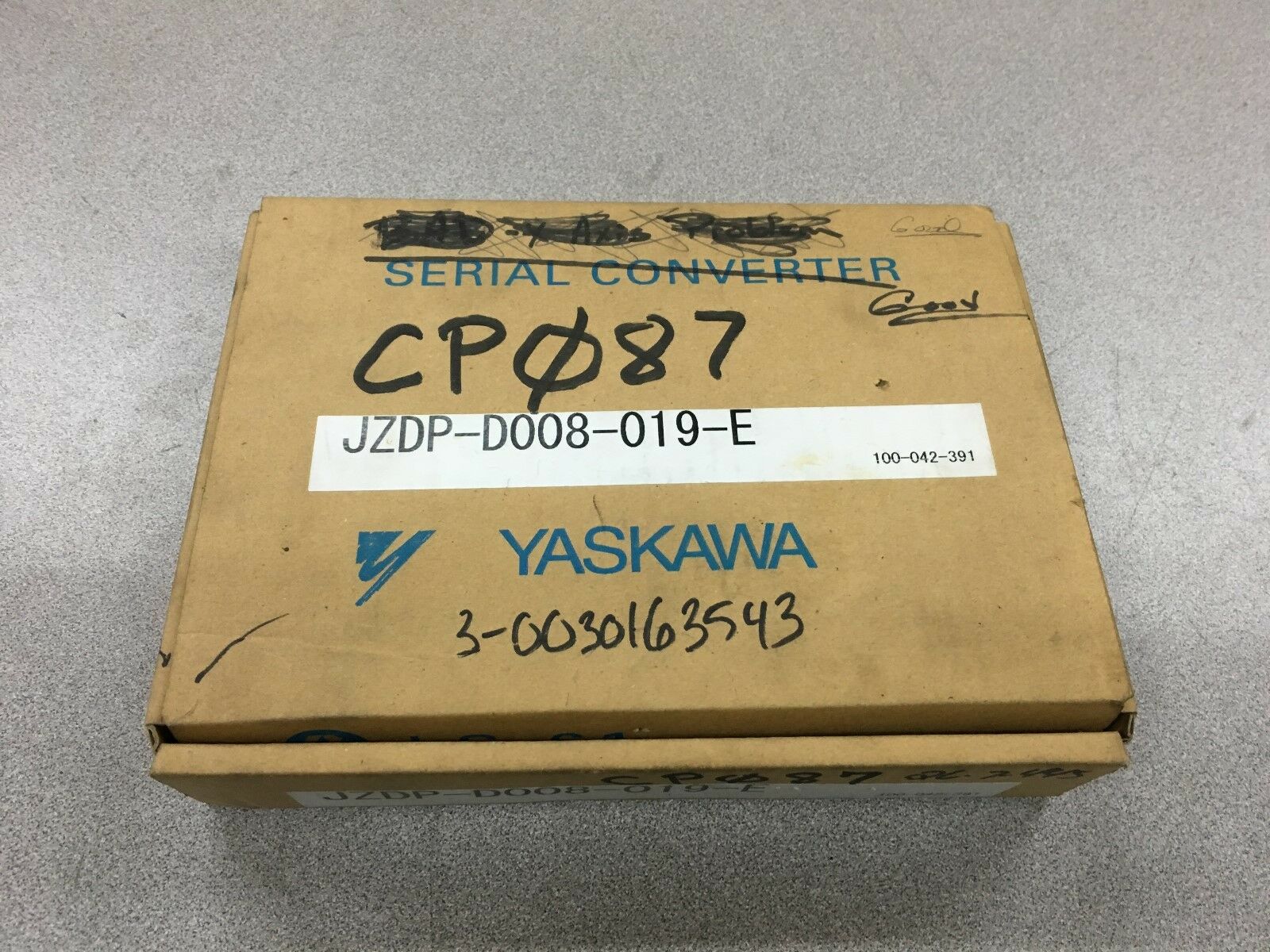 NEW IN BOX YASKAWA SERIAL CONVERTER JZDP-D008-019-E