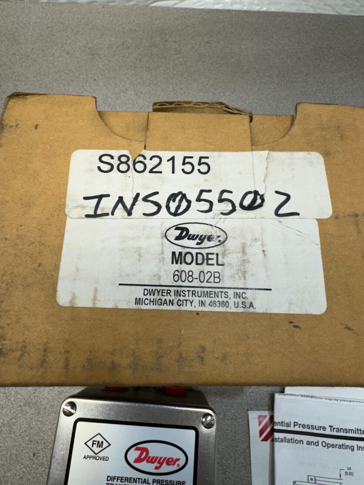 NEW IN BOX DWYER DIFFERENTIAL PRESSURE TRANSMITTER 608-02B