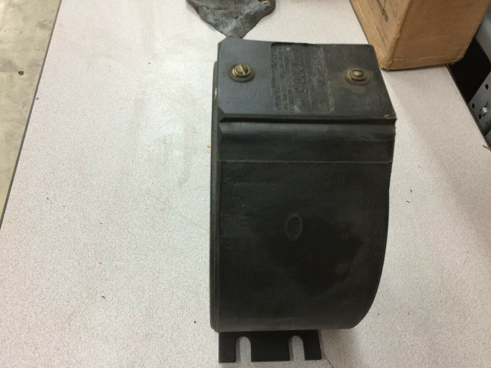 NEW IN BOX GE TYPE JCS-0 1200:5 CURRENT TRANSFORMER 687X8