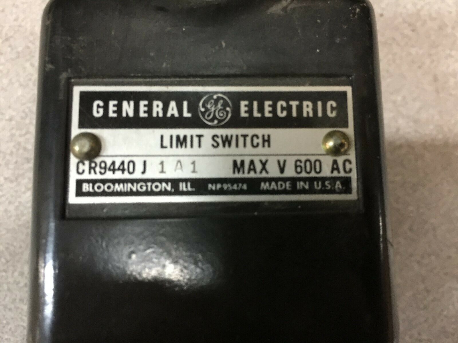 NEW NO BOX GE LIMIT SWITCH CR9440 J1A1