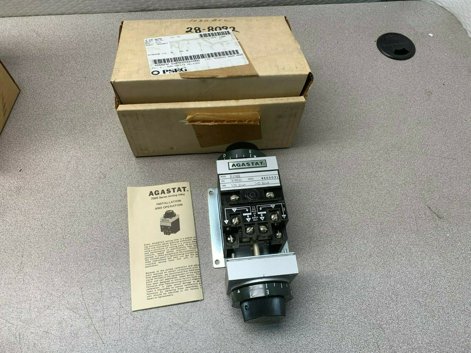 NEW IN BOX AGASTAT 240V. TIMER 2-20 SEC. TIMING RELAY 7032BCC