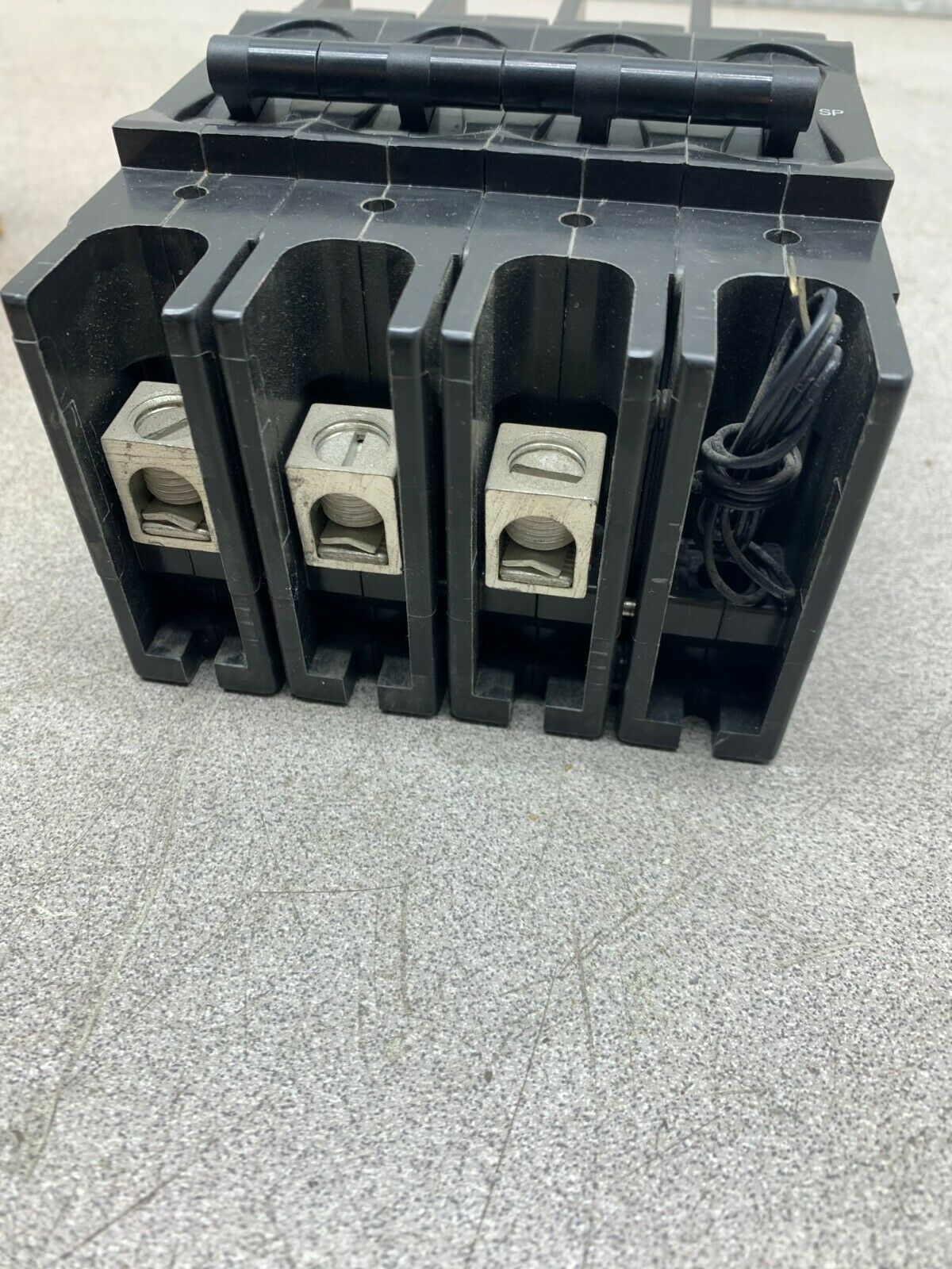 NEW NO BOX SENSATA AIPAX 3 POLE 27541-493 CIRCUIT BREAKER 219-4-8295-4