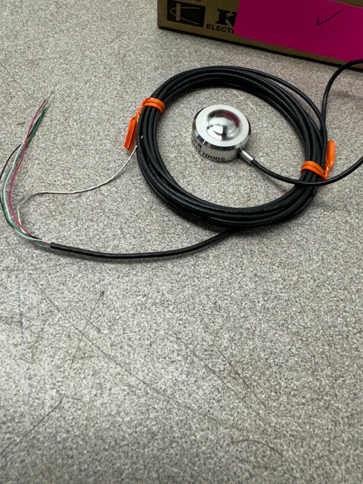 NEW IN BOX KYOWA 20KN COMPRESSION LOAD CELL LMR-S-20KNSA2