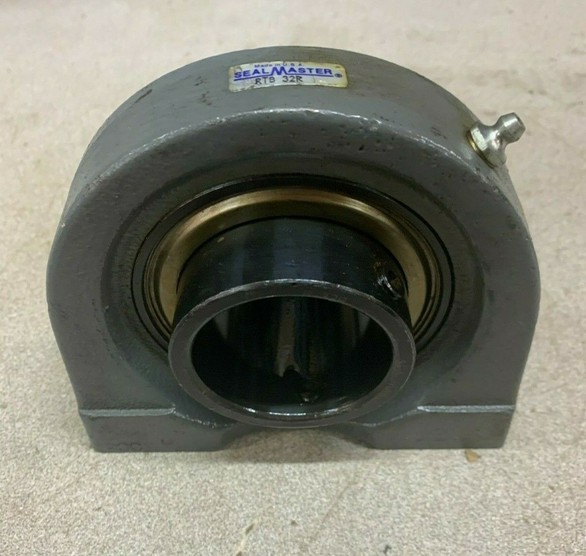 NEW NO BOX SEALMASTER TAPPED BASE BEARING 2' BORE RTB-32R