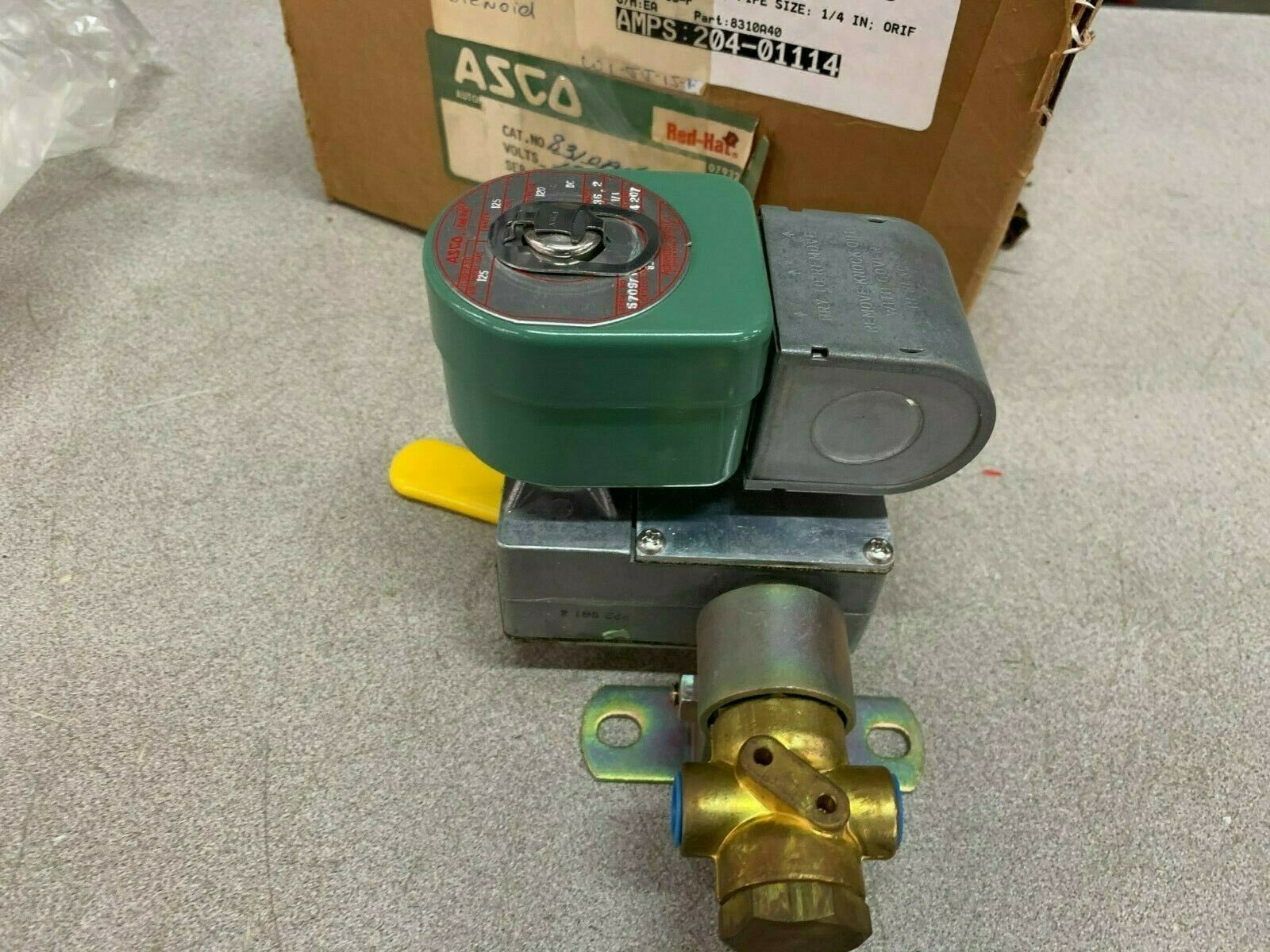 NEW IN BOX ASCO RED HAT 1/4" SOLENOID VALVE 120VDC. 8310A40