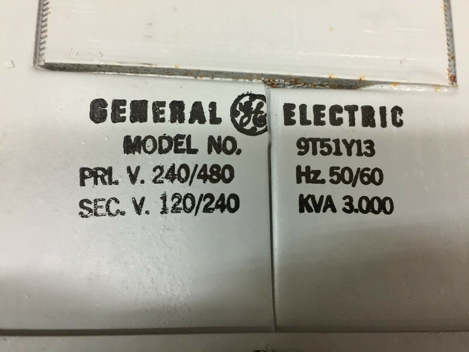 NEW IN BOX GE 3.0 KVA 1PH TRANSFORMER 9T51Y13