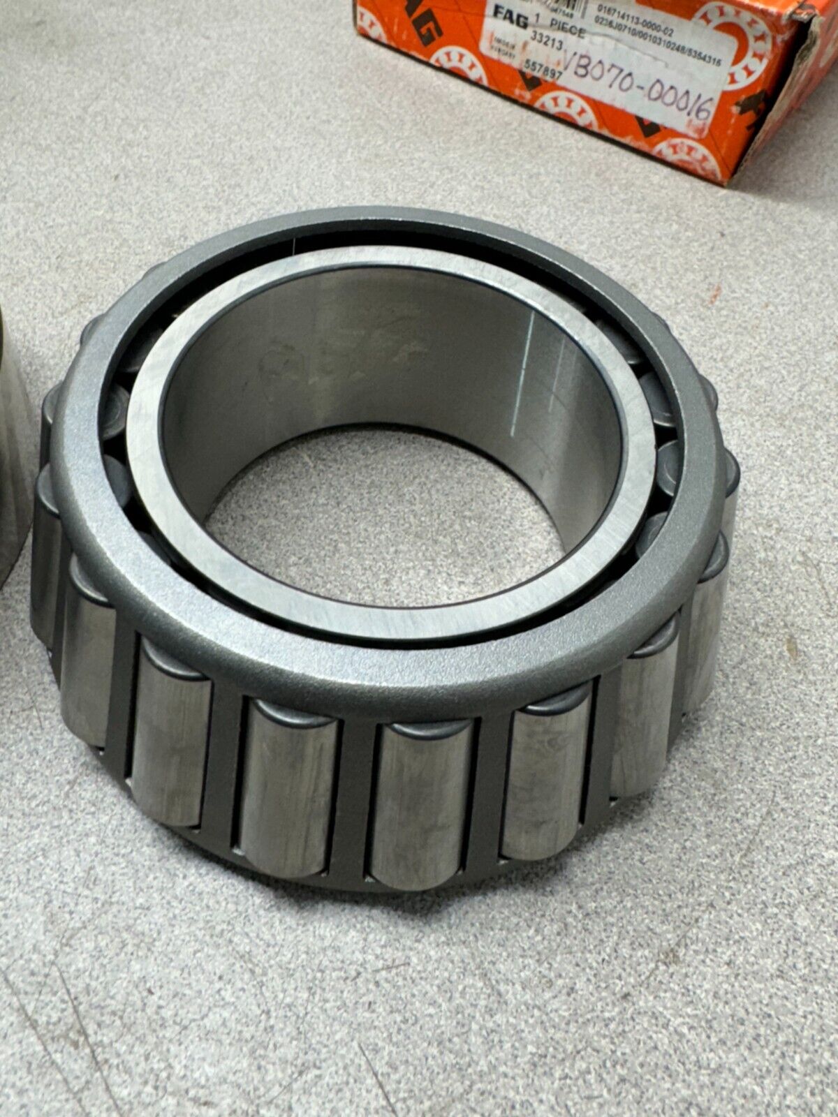 NEW IN BOX FAG TAPERED ROLLER BEARING WITH CUP 33213