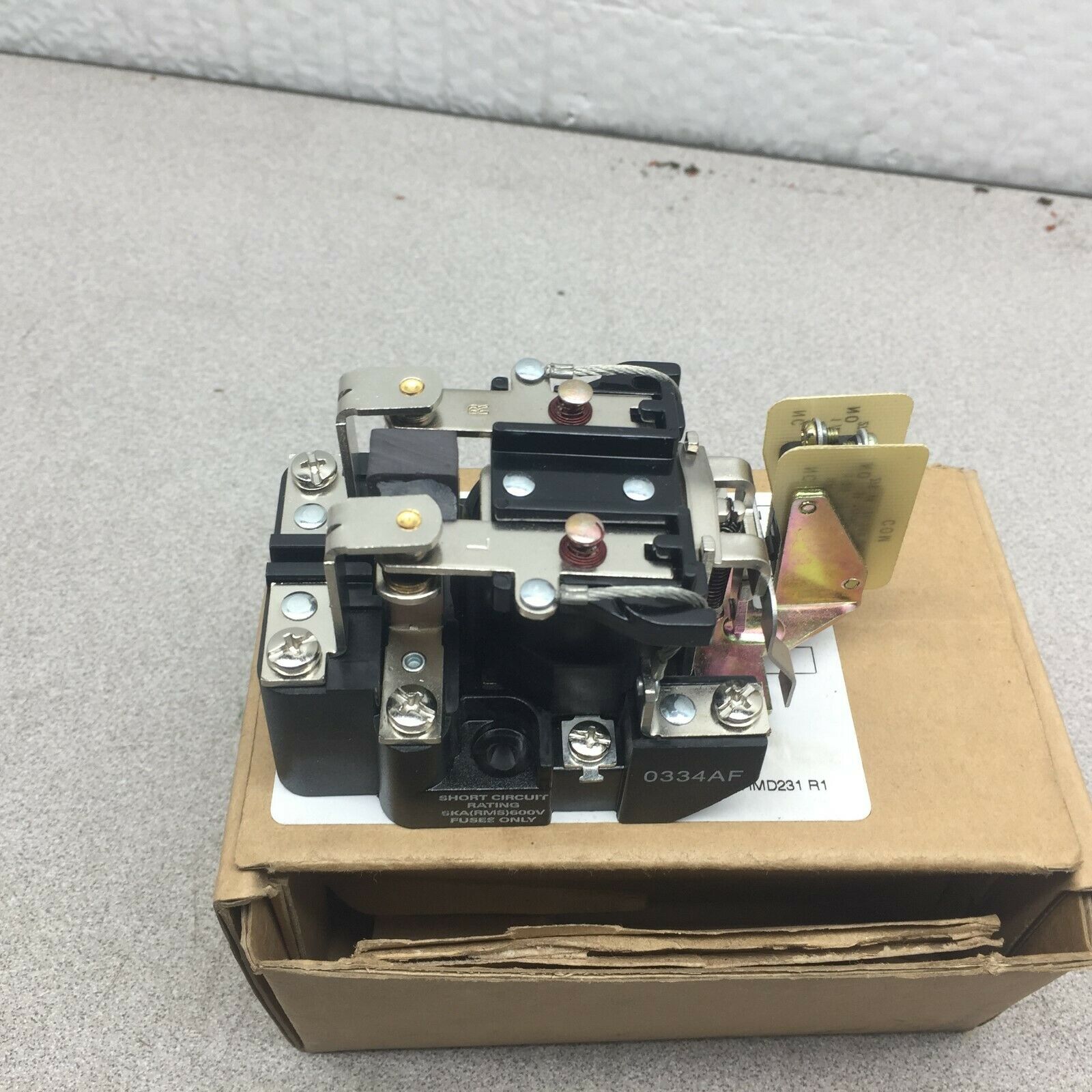 NEW IN BOX ALLEN BRADLEY 120 VAC COIL RELAY 700-HG42A1-5-6