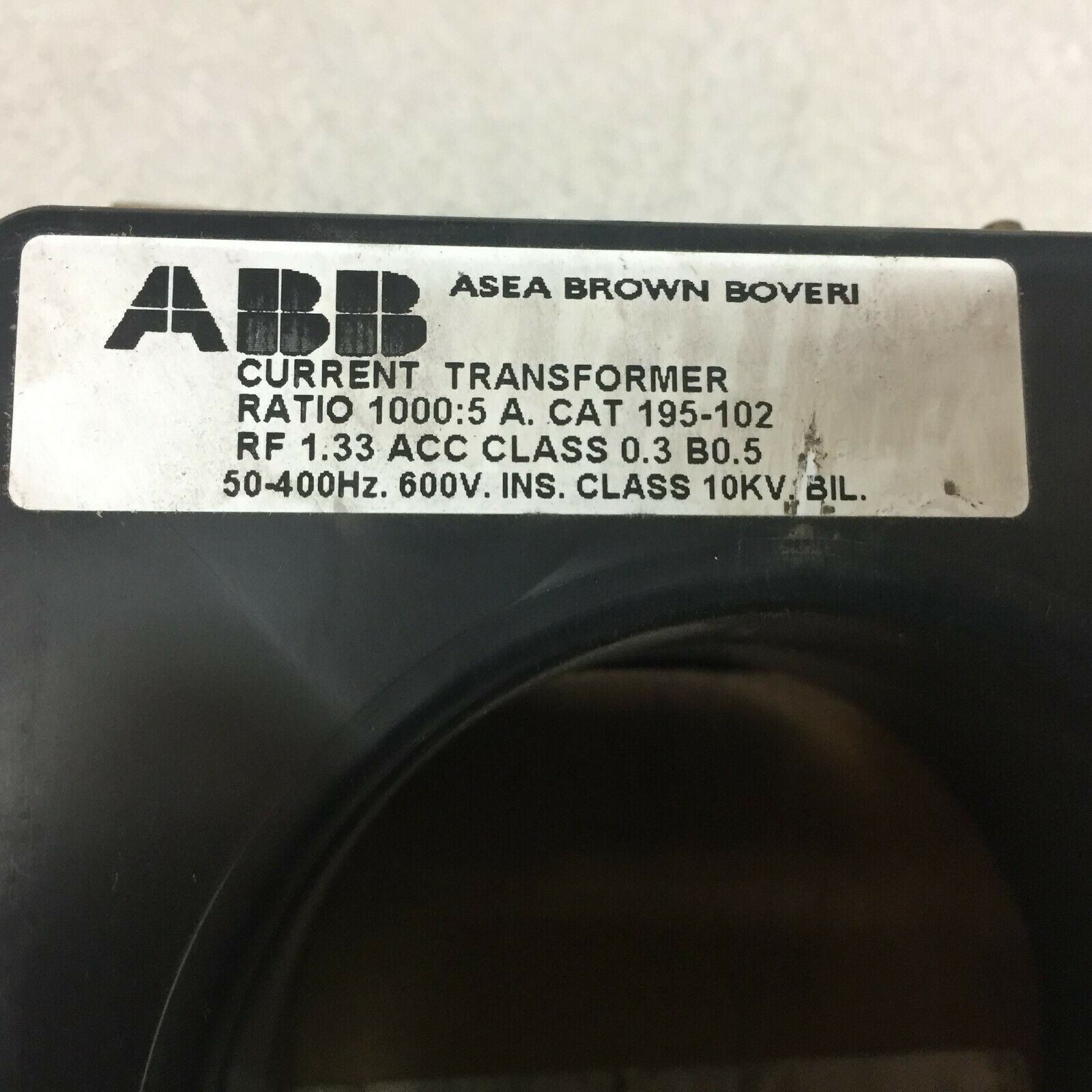 NEW IN BOX ABB 1000:5 600VAC CURRENT TRANSFORMER 195-102