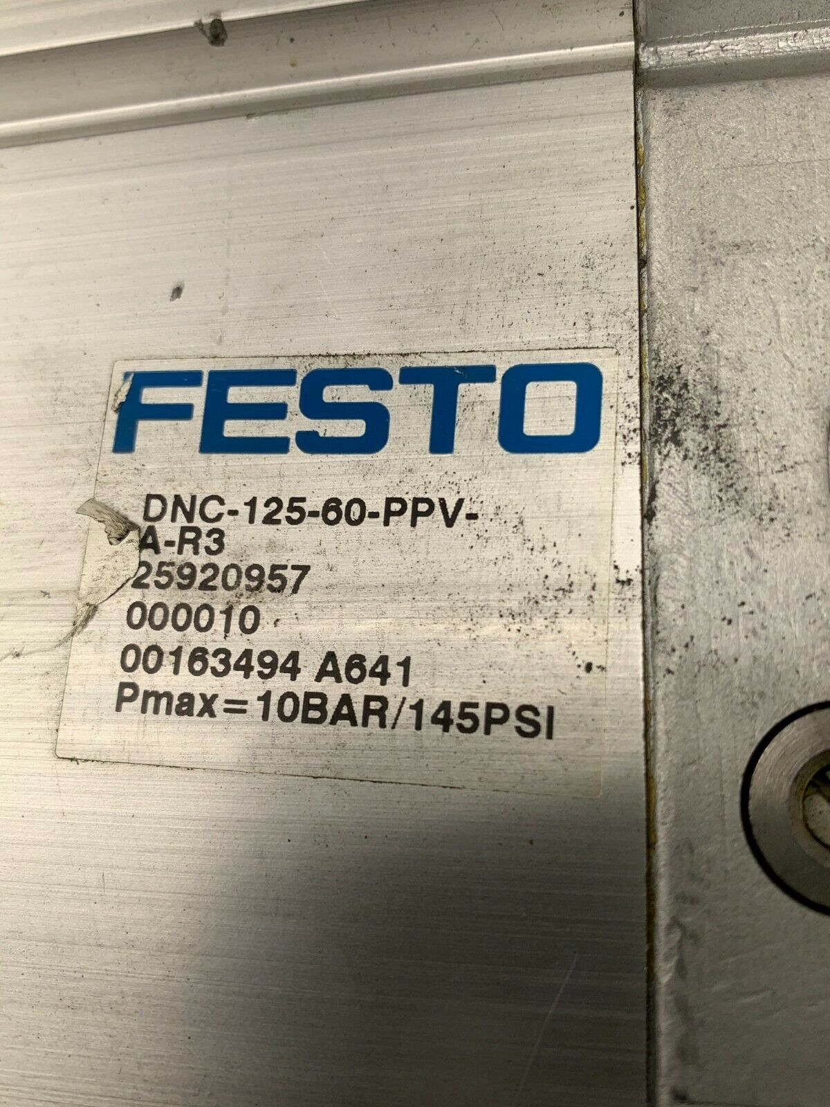 NEW NO BOX FESTO PNEUMATIC CYLINDER DNC-125-60-PPV-A-R3