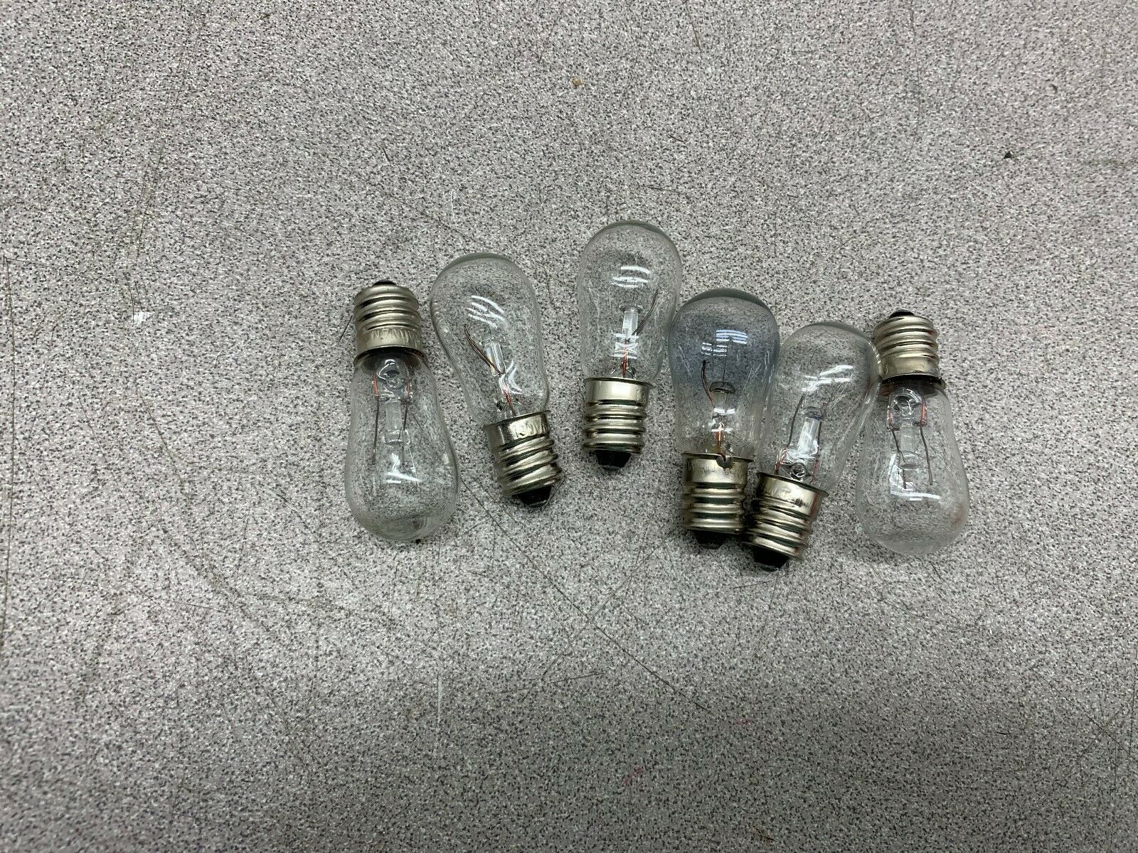 LOT OF 6 NEW NO BOX GENERIC BULB 130V6W