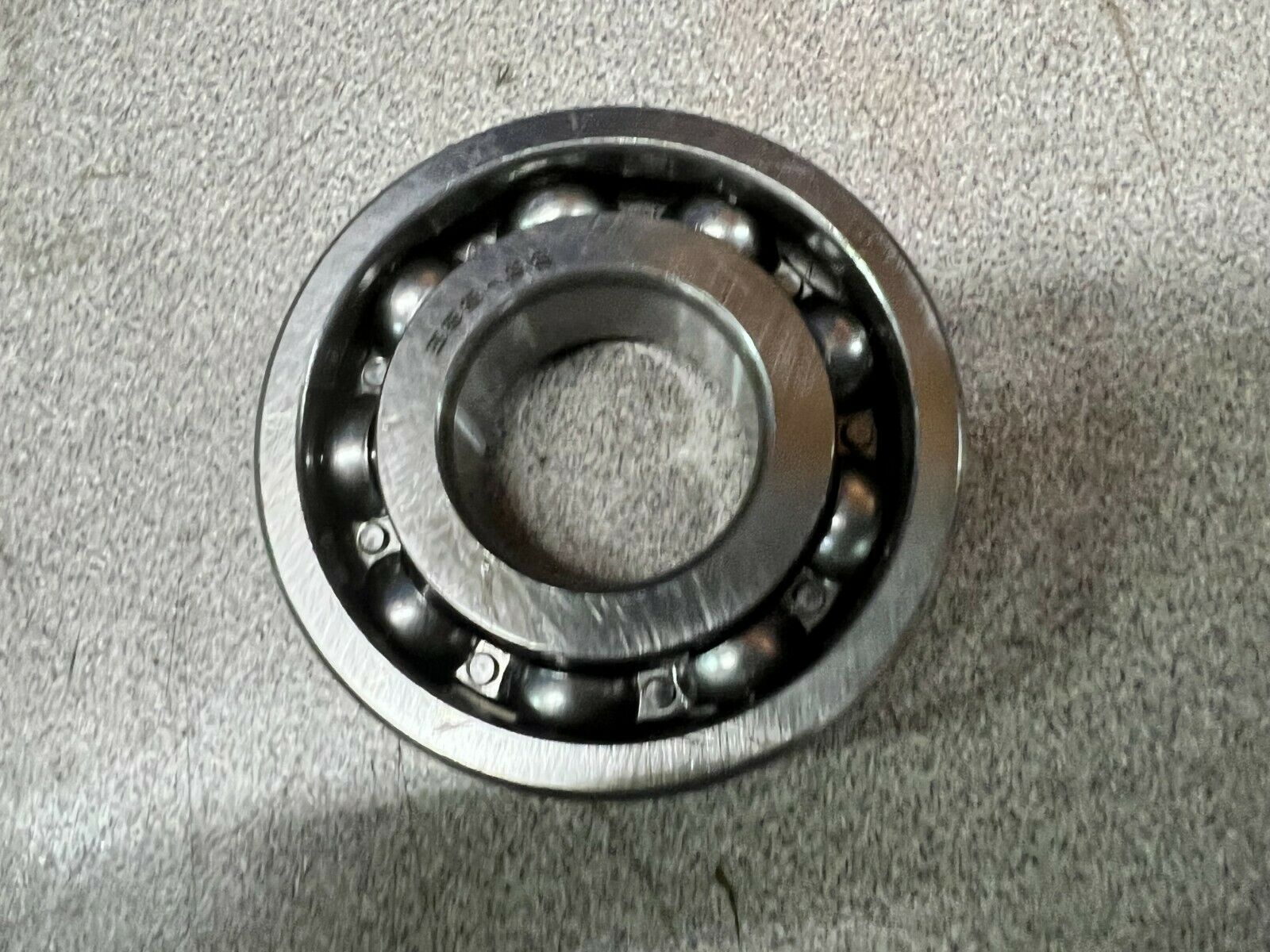 NEW IN BOX NSK 62/28 ROLLER BEARING B25-83