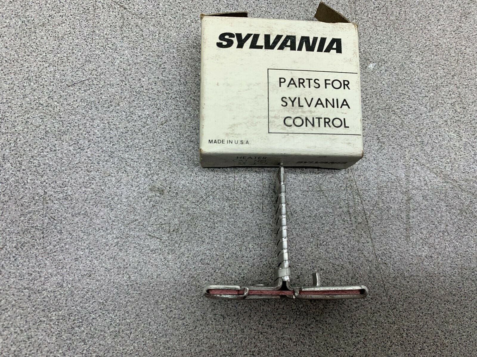 NEW IN BOX SYLVANIA HEATER ELEMENT 2424