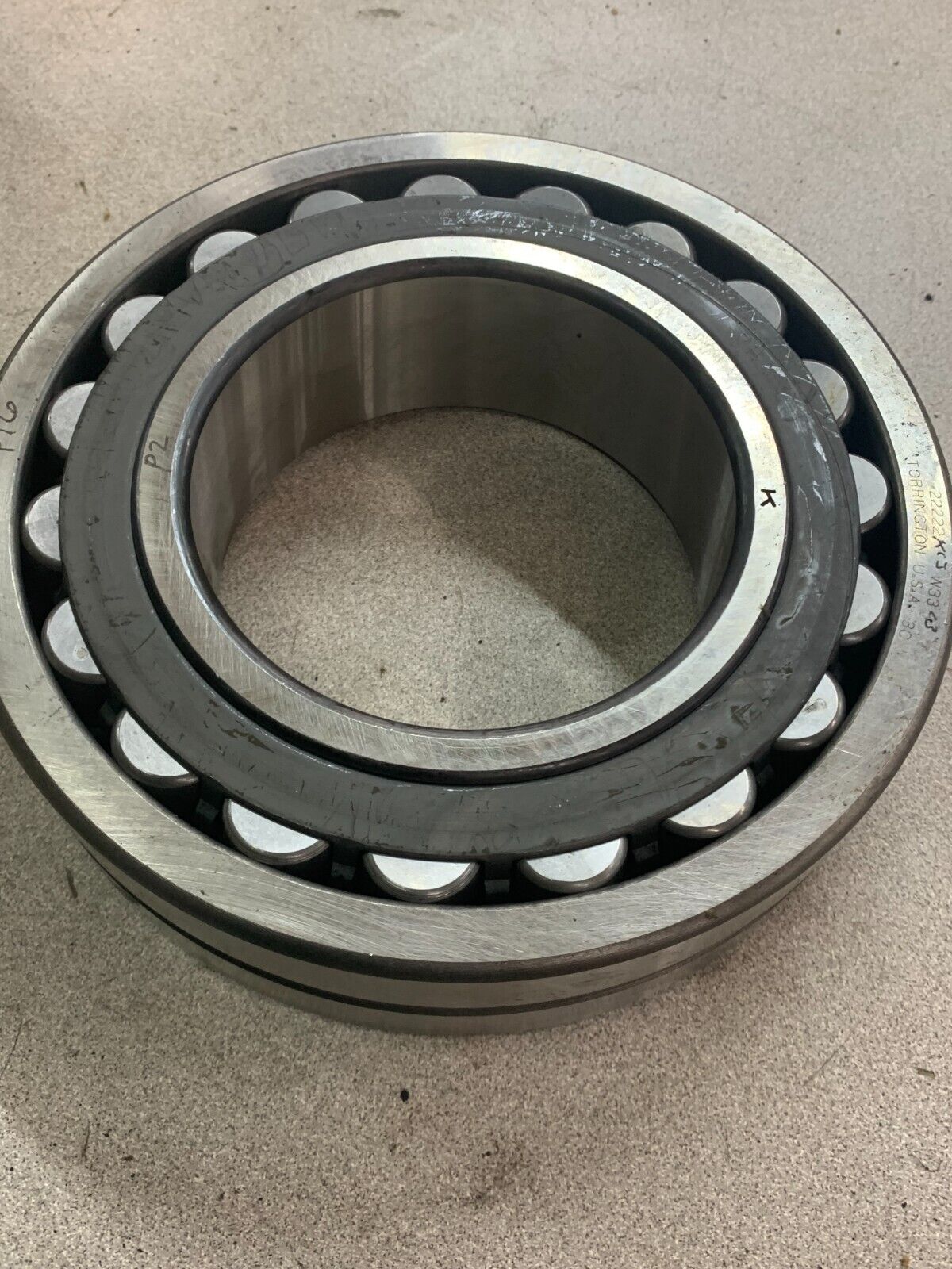 NEW NO BOX TORRINGTON SPHERICAL ROLLER BEARING 22222KCJW33C3