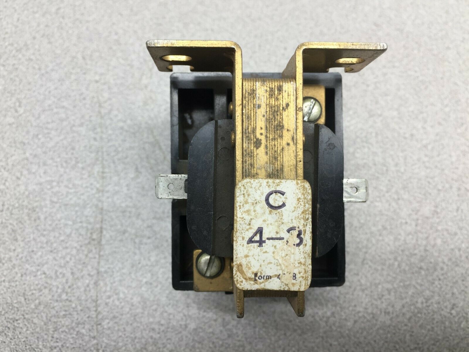 USED A-H&H 3POLE 230VAC COIL RELAY 32223-L-U