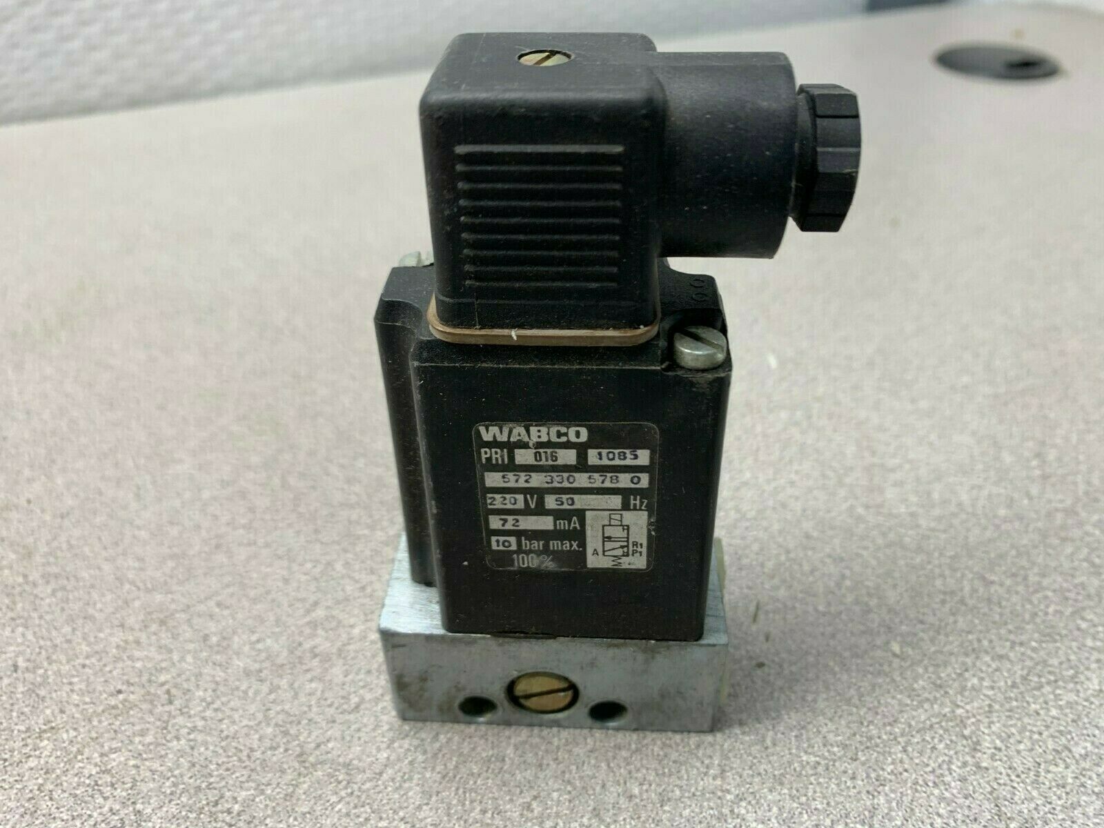 USED WABCO SOLENOID VALVE 572 330 578 0