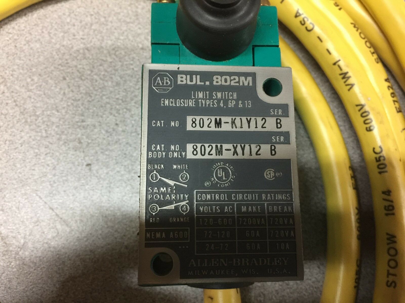 NEW NO BOX ALLEN BRADLEY LIMIT SWITCH WITH CORDSET 802M-K1Y12 B / 802M-KIX B