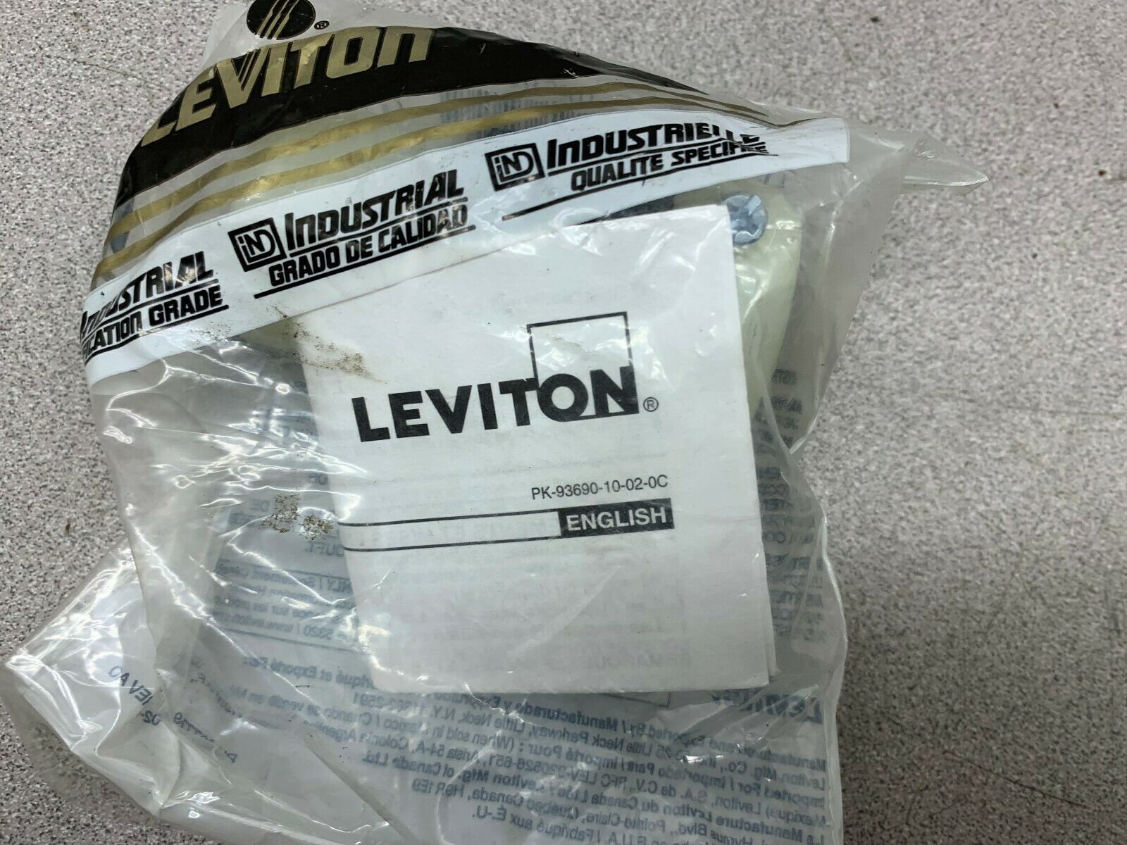 LOT OF 2 NEW NO BOX LEVITON CONNECTOR 5C370