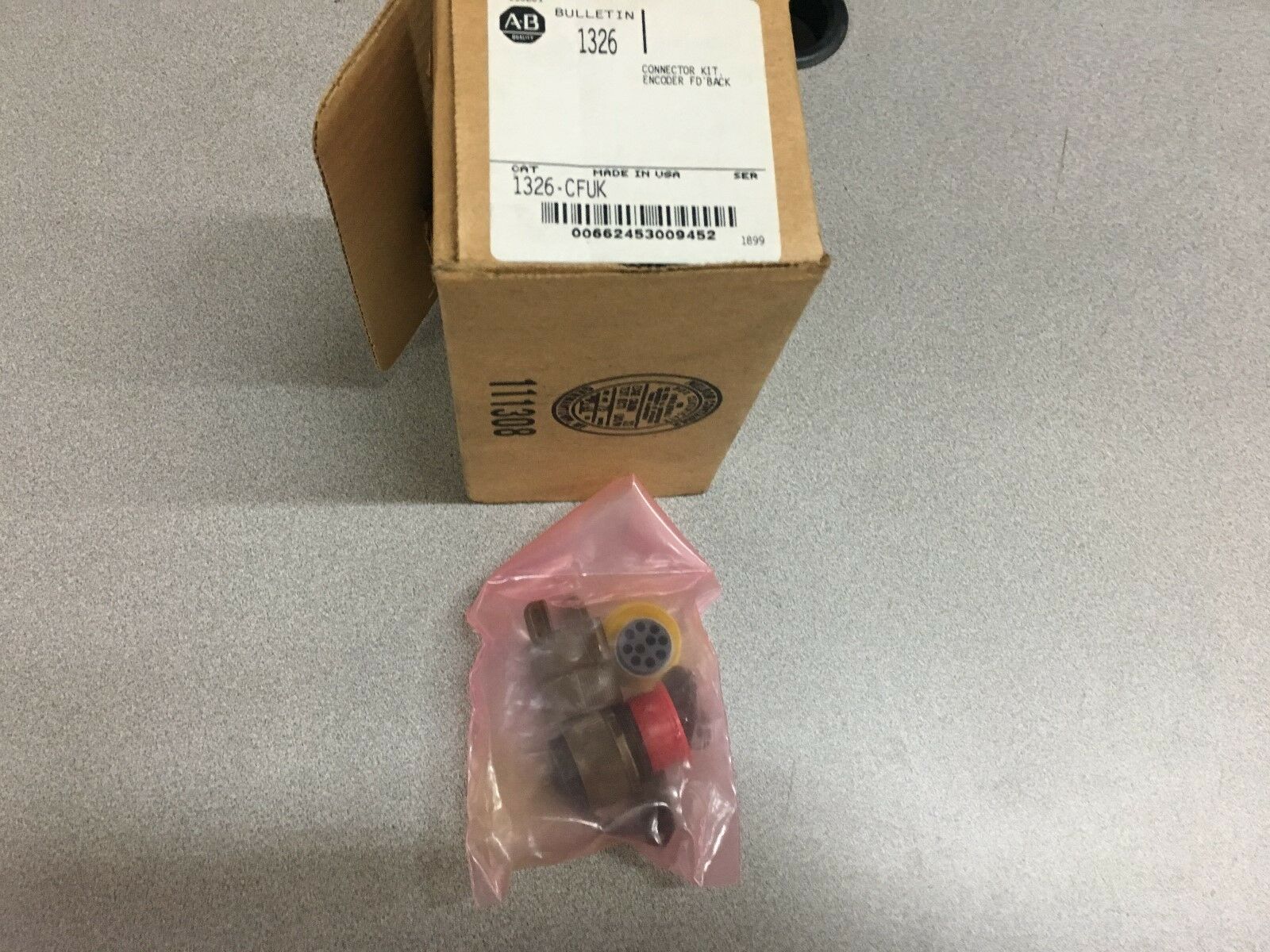 NEW IN BOX ALLEN BRADLEY MOTOR CONNECTOR KIT 1326-CFUK