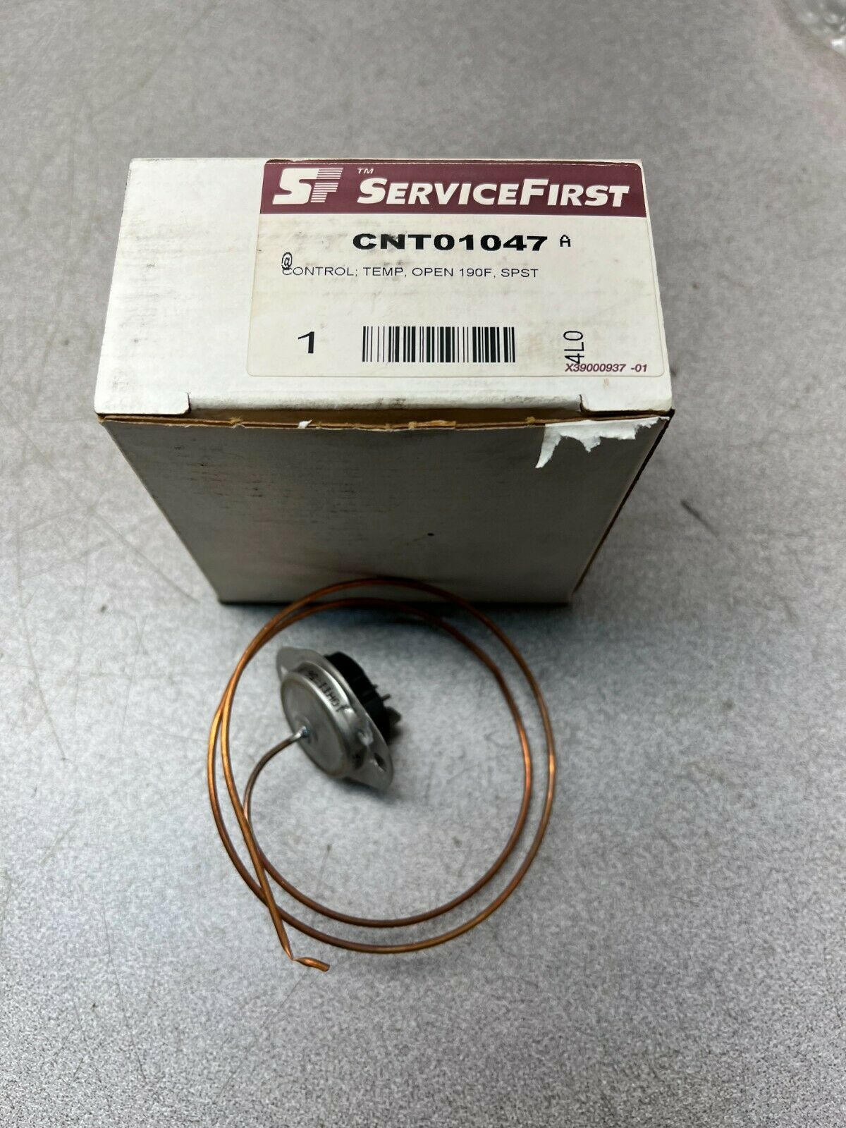 NEW IN BOX SERVICE FIRST CONTROL TEMP CNT01047