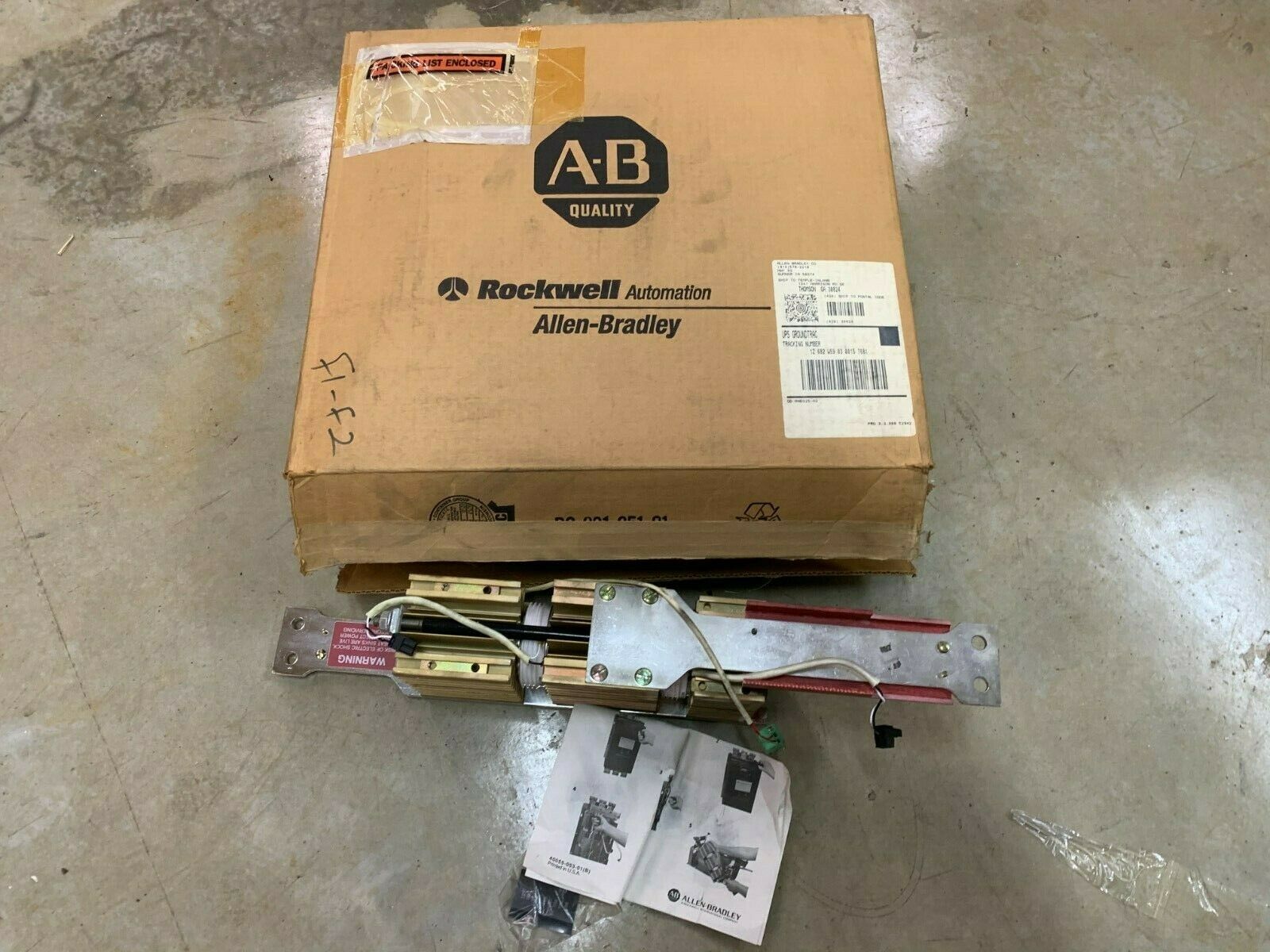 NEW IN BOX ALLEN-BRADLEY 360AMP 480V. POWER POLE 40382-809-07