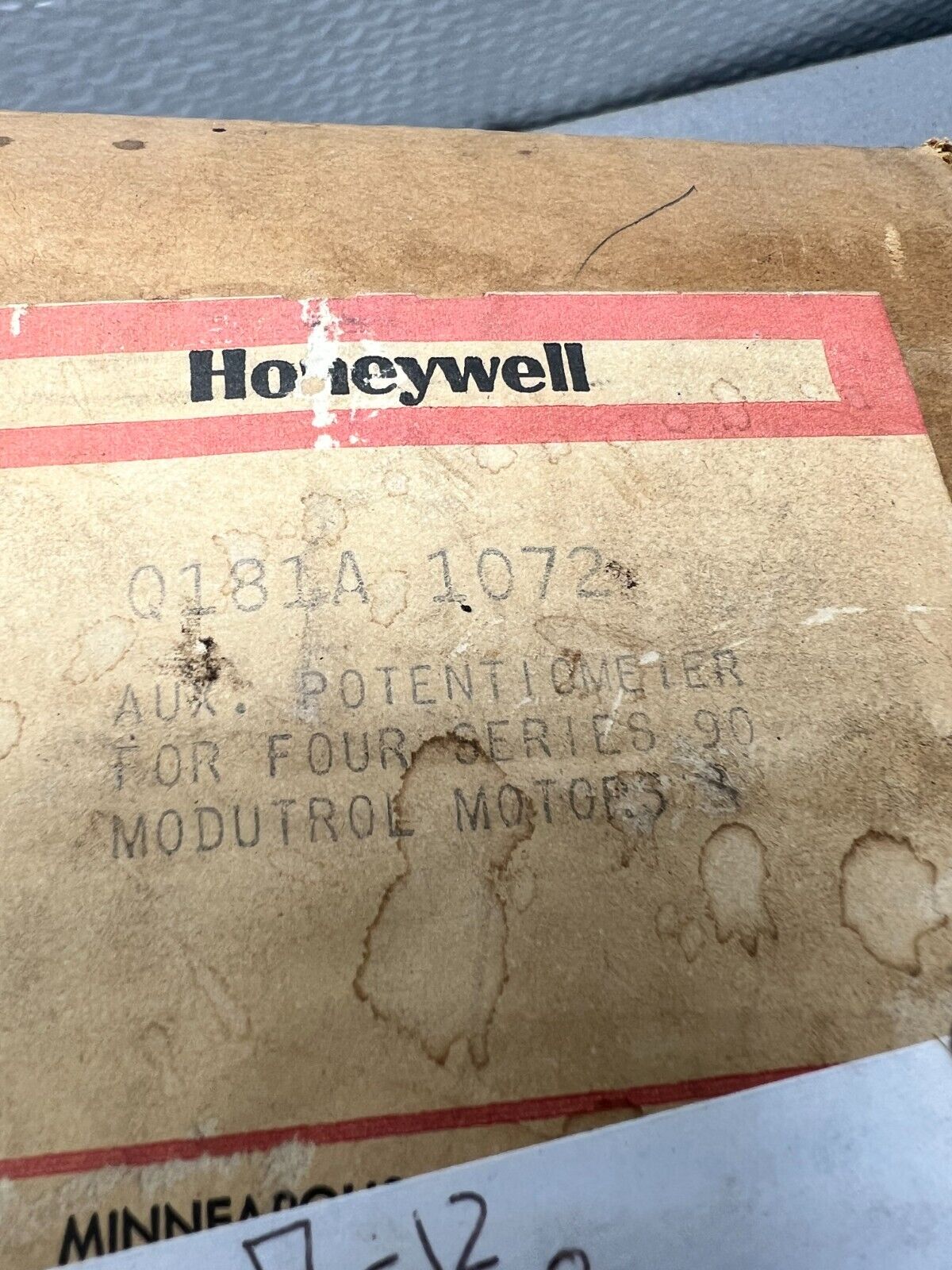 NEW IN BOX HONEYWELL POTENTIOMETER Q181A 1072