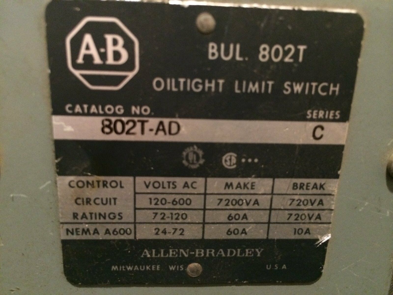 ALLEN BRADLEY 802T-AD OILTIGHT DUAL LIMIT SWITCH NEW CONDITION / NO BOX/NO HEAD