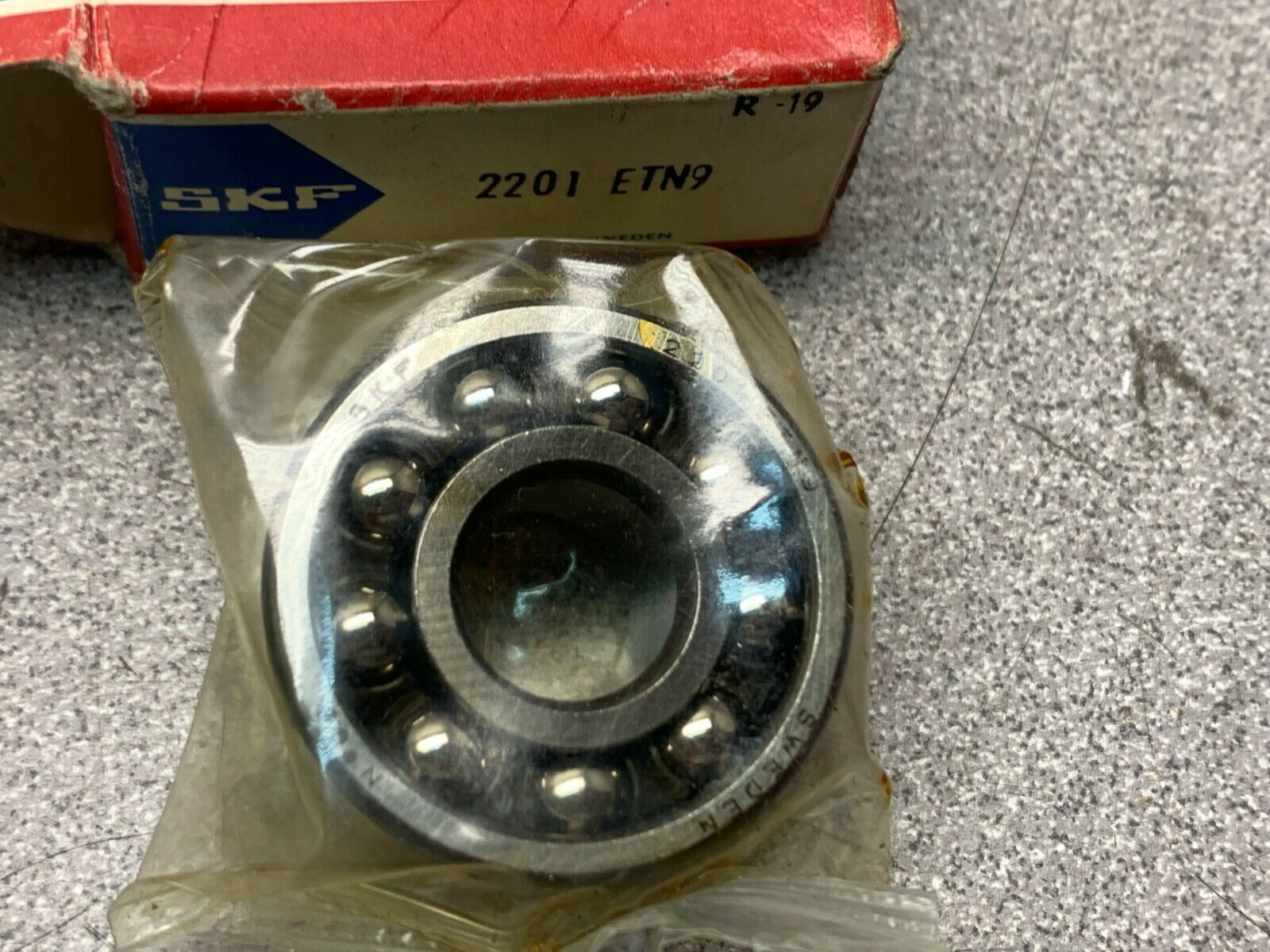 NEW IN BOX SKF BALL BEARING 2201 ETN9