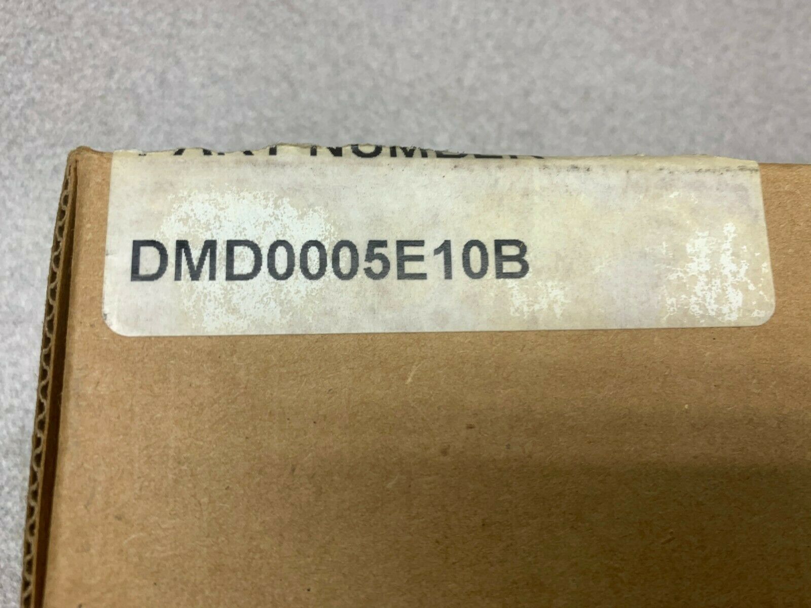 NEW IN BOX DONALDSON FILTER ELEMENT DMD0005E10B