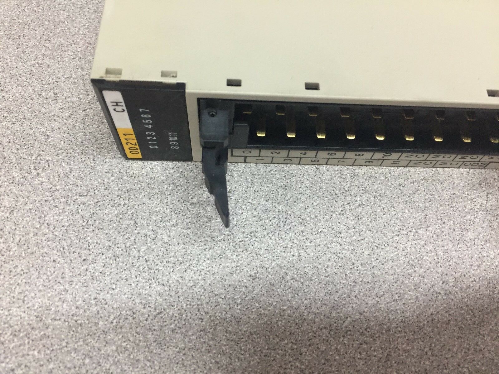 USED OMRON OUTPUT MODULE C200H-OD211