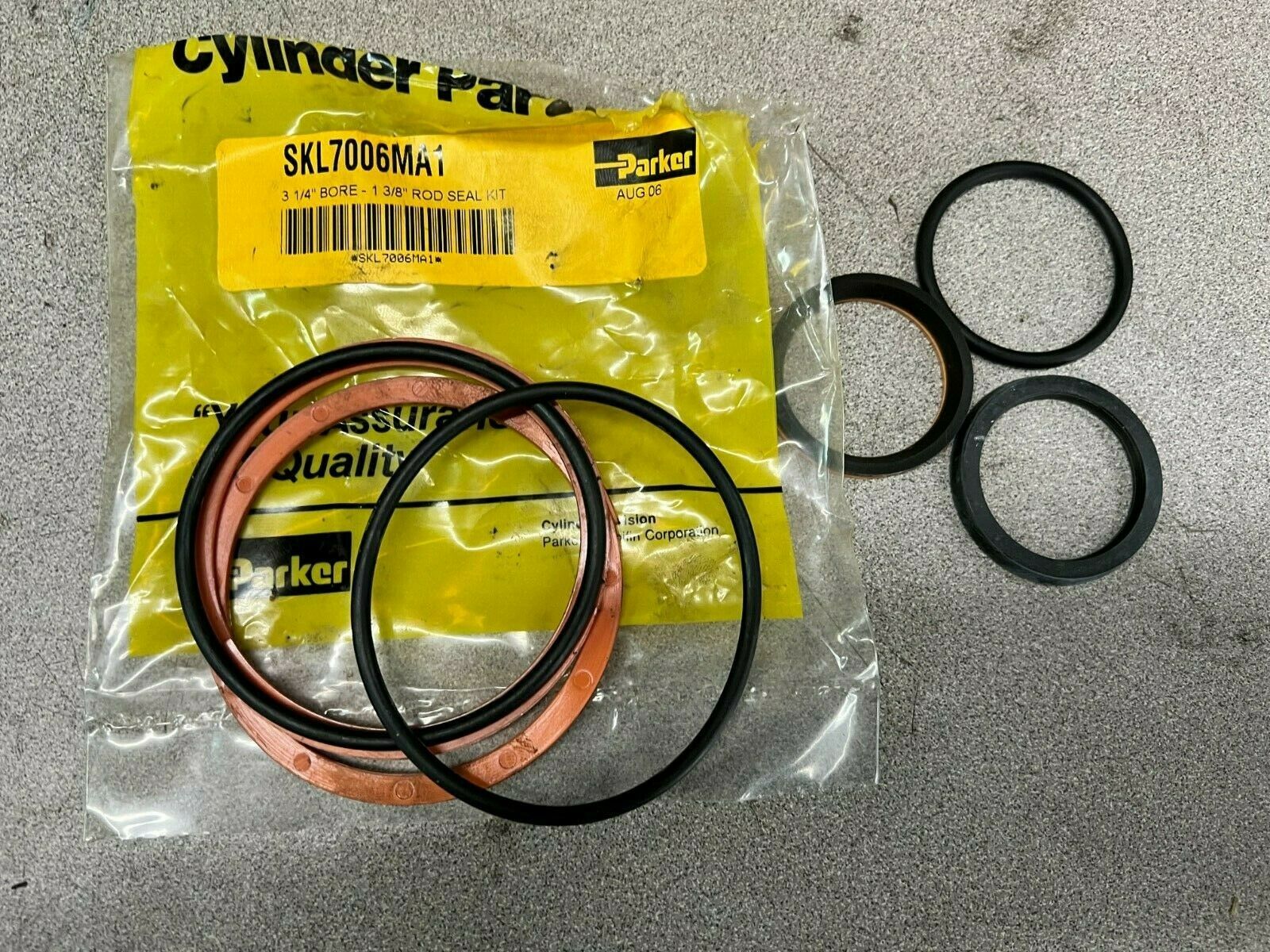 NEW IN BOX PARKER ROD SEAL KIT SKL7006MA1