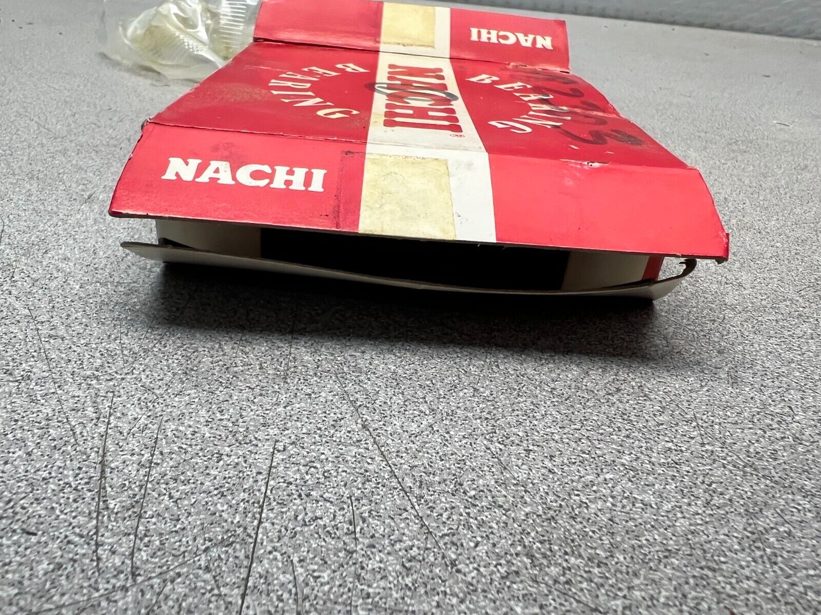 NEW IN BOX NACHI BEARING 6210Z