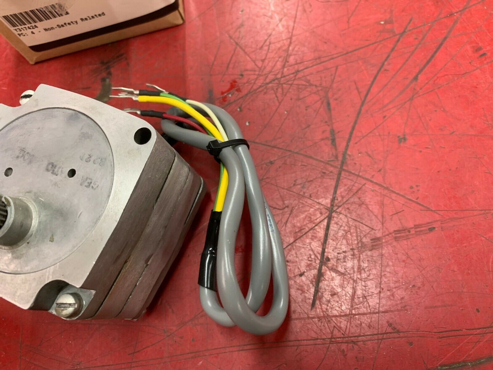 USED HONEYWELL SYNCHRONOUS MOTOR 30362481-001