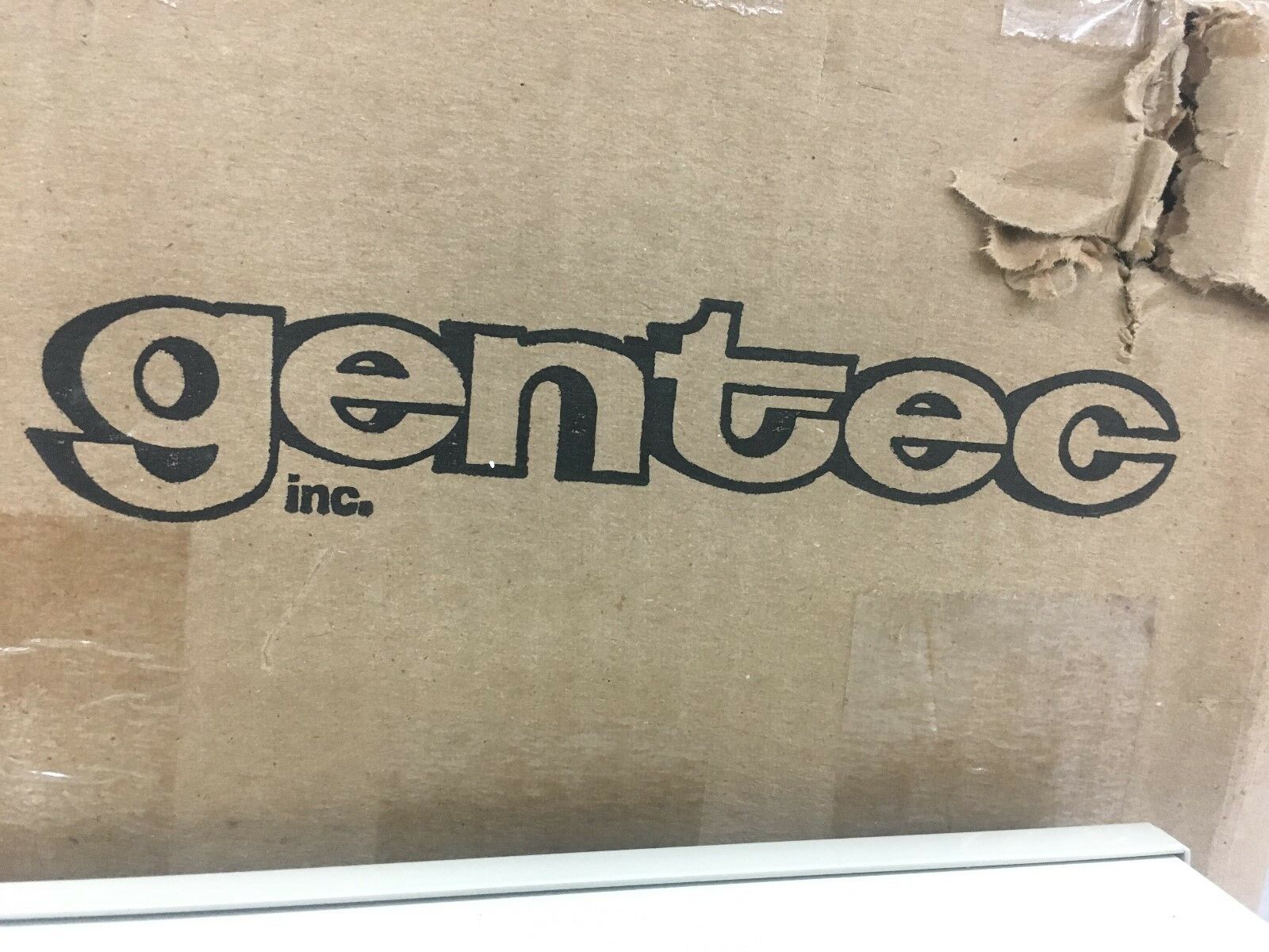 NEW IN BOX GENTEC 3-PHASE CAPACITOR DSHI-9932-N-N-600-D-F-BFI-I