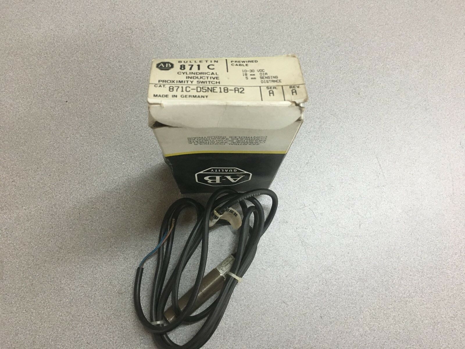 NEW IN BOX ALLEN BRADLEY PROXIMITY SWITCH 871C-D5NE18-A2 SERIES A