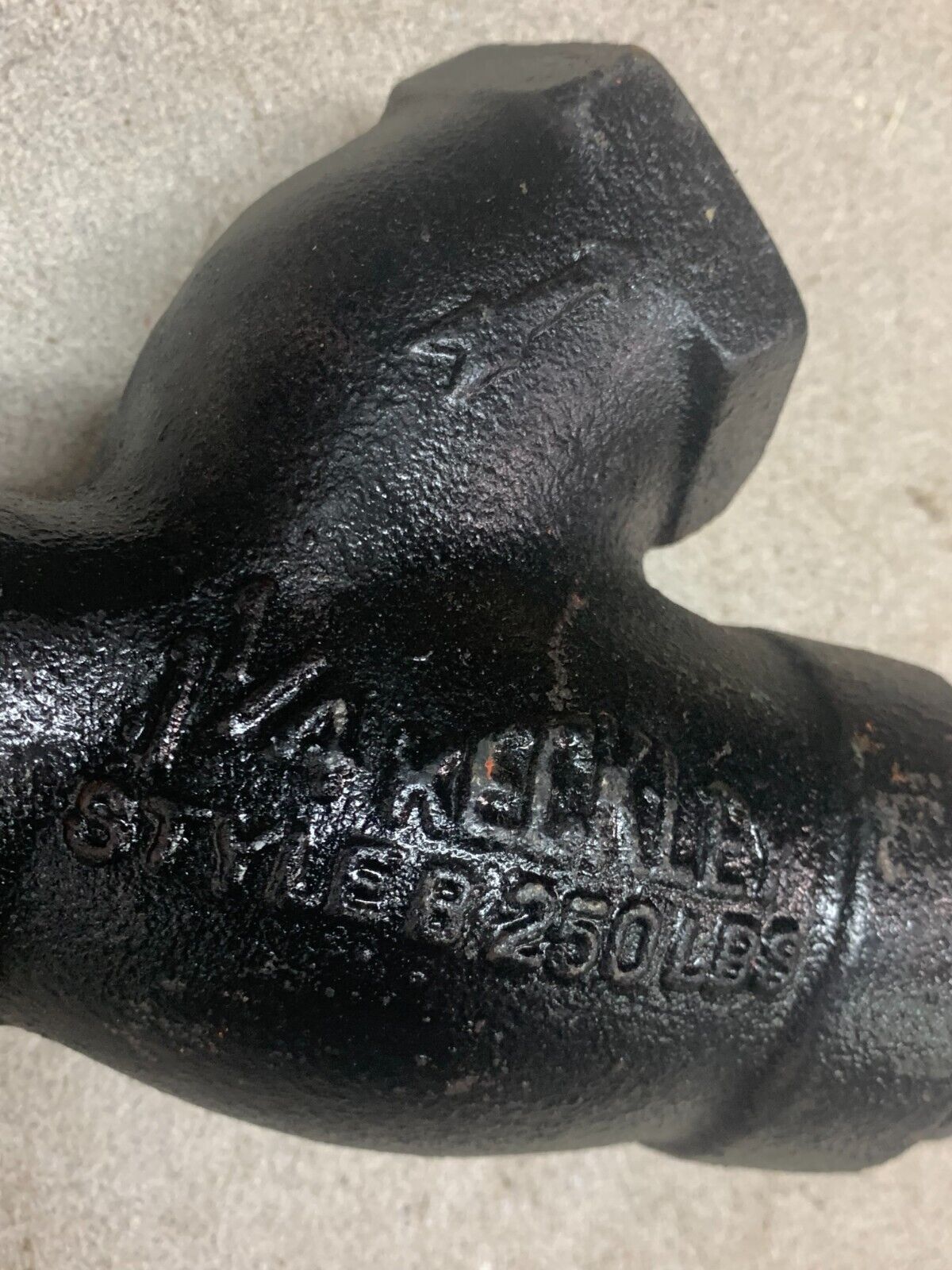 NEW NO BOX KECKLEY STYLE B Y-STRAINER 1-1/4" 250 lbs.