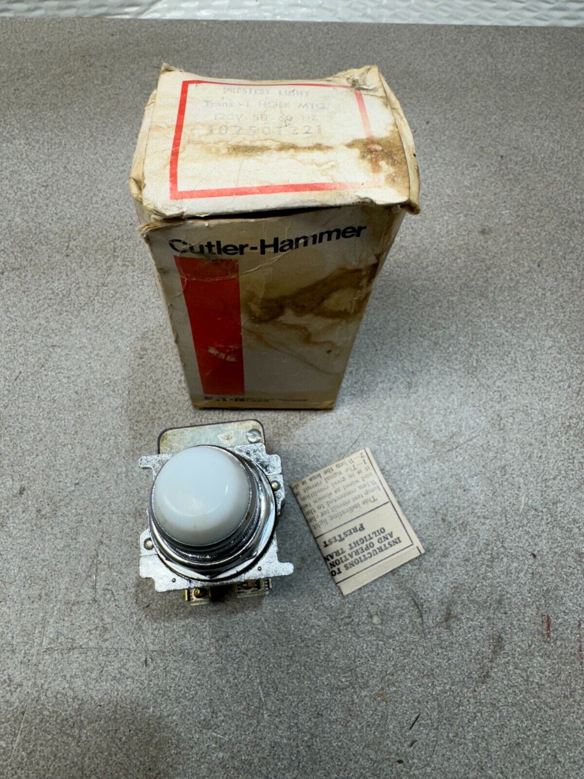 NEW IN BOX CUTLER-HAMMER PRETEST LIGHT WHITE LENS 10250T221