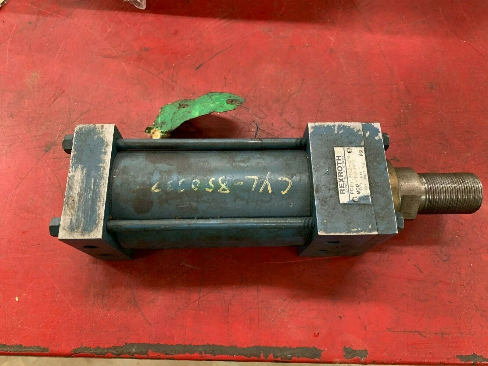 USED REXROTH P116169-3050 CYLINDER C-MS4-PP-C 31/4X5-1-993