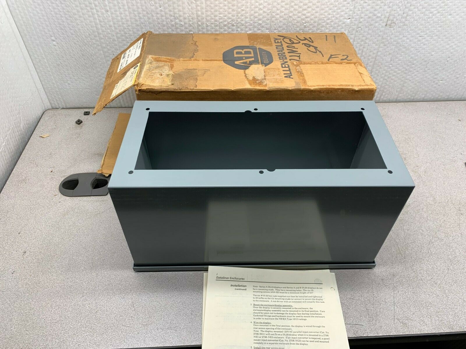 NEW IN BOX ALLEN-BRADLEY  Data Liner Enclosure 2706-NE2 SERIES B