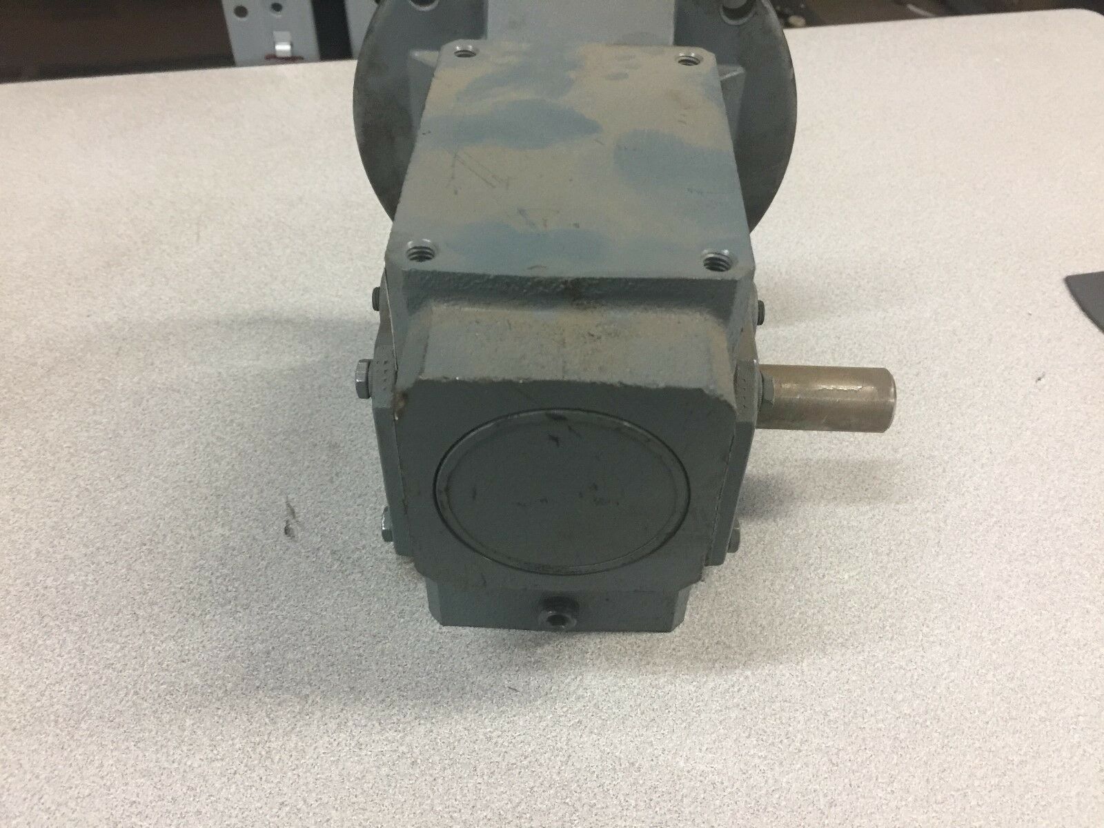 NEW NO BOX DAYTON 60-1RATIO 1/3HP ANGLED GEAR REDUCER CFACE 4Z292B