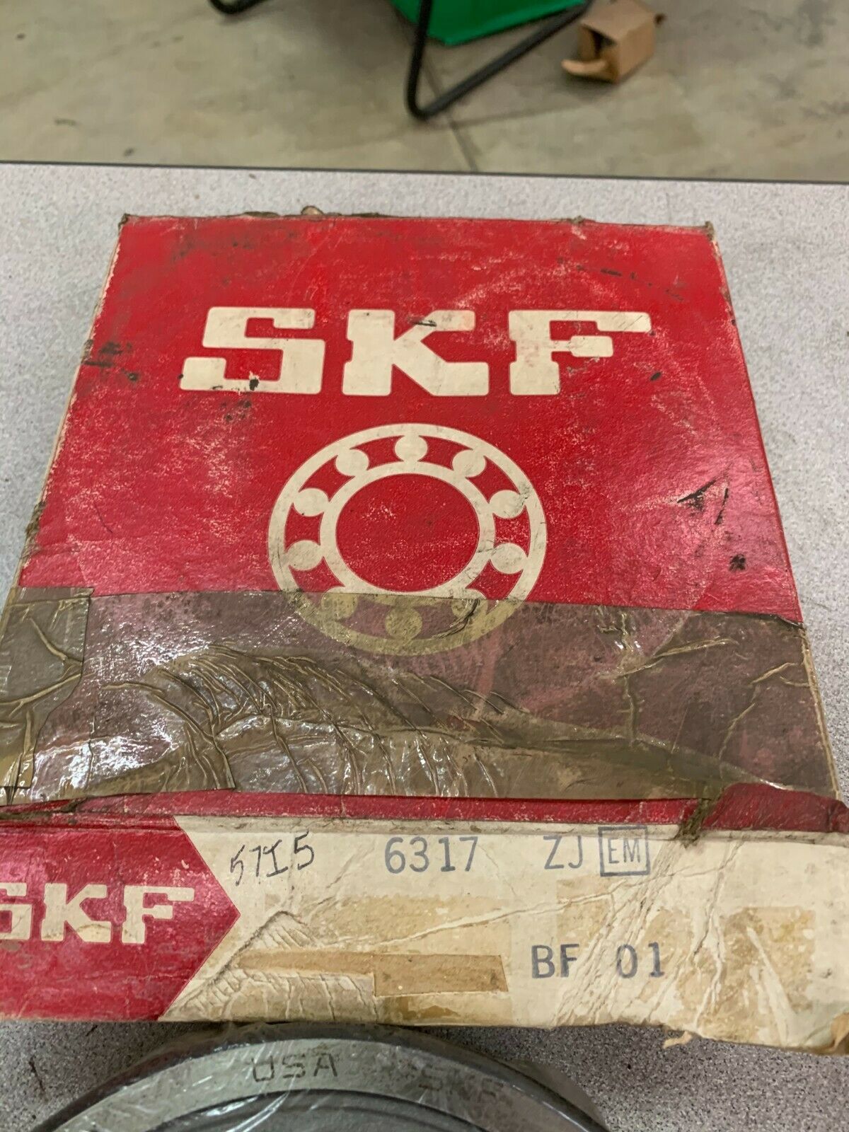 NEW IN BOX SKF 6317 C3 ROLLER BEARING 6317 ZJ EM