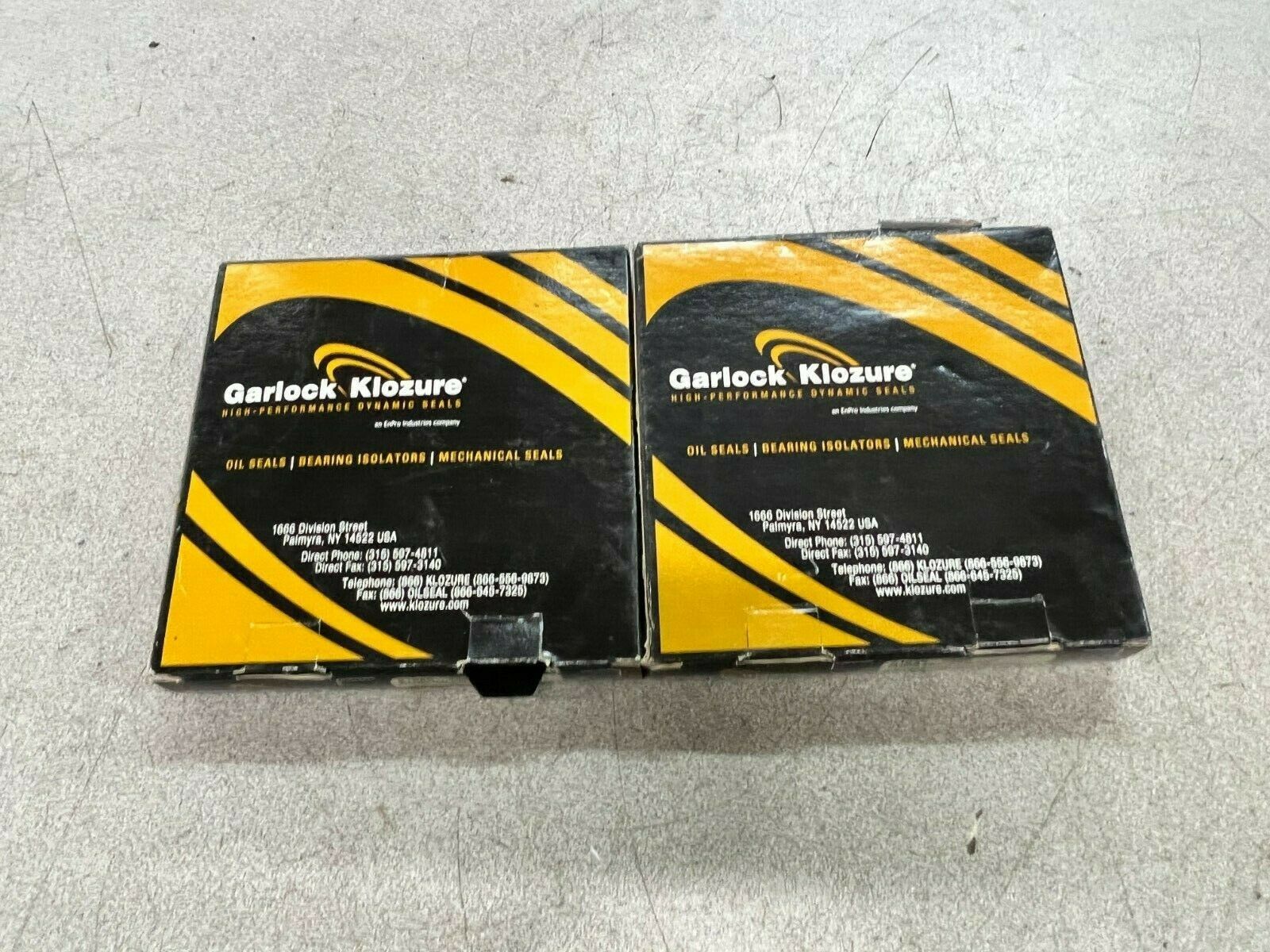 LOT OF 2 NEW IN BOX GARLOCK OILSEAL 21086-2366