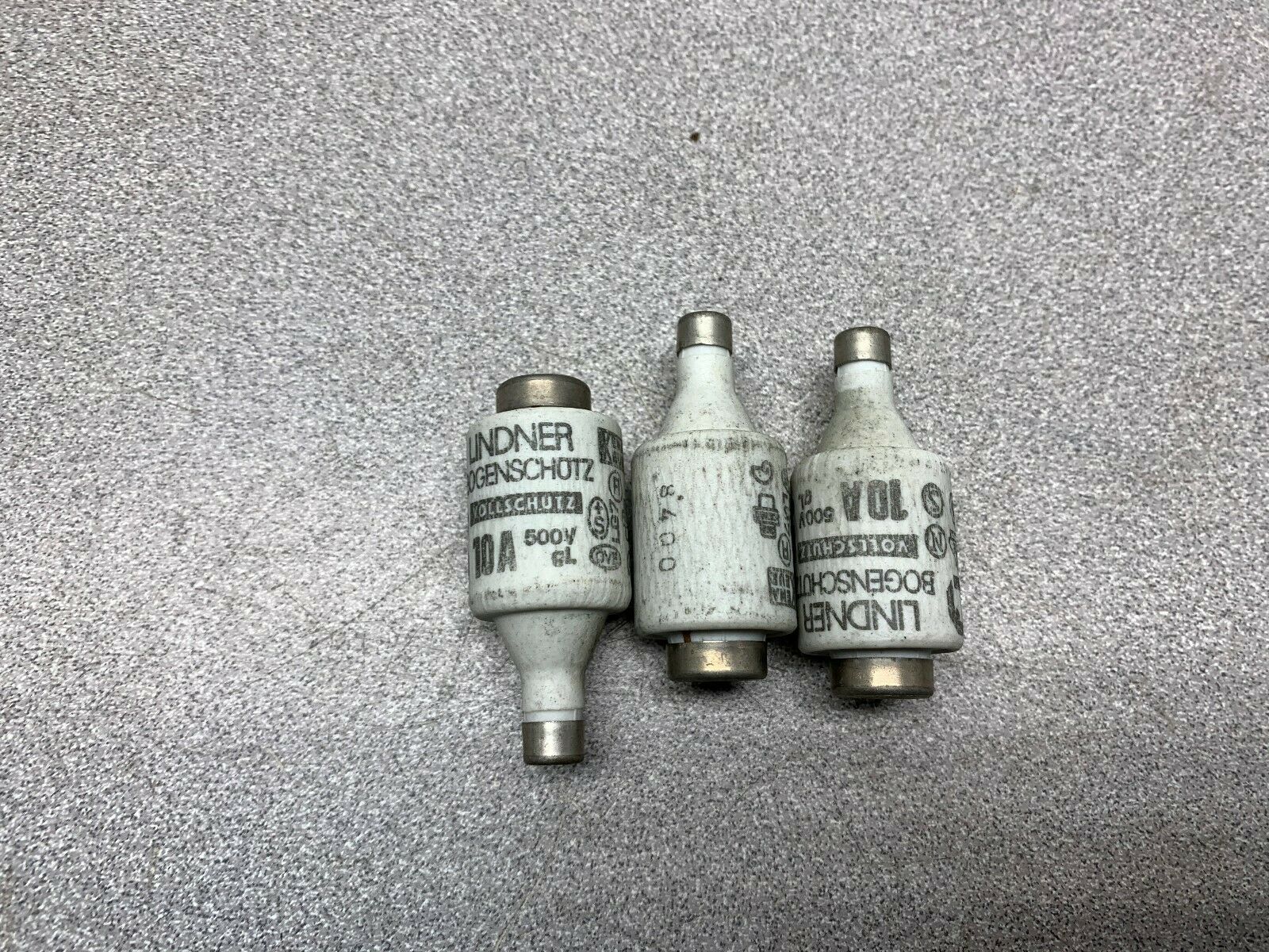 LOT OF 3 NEW NO BOX LINDER FUSE 10A 500V