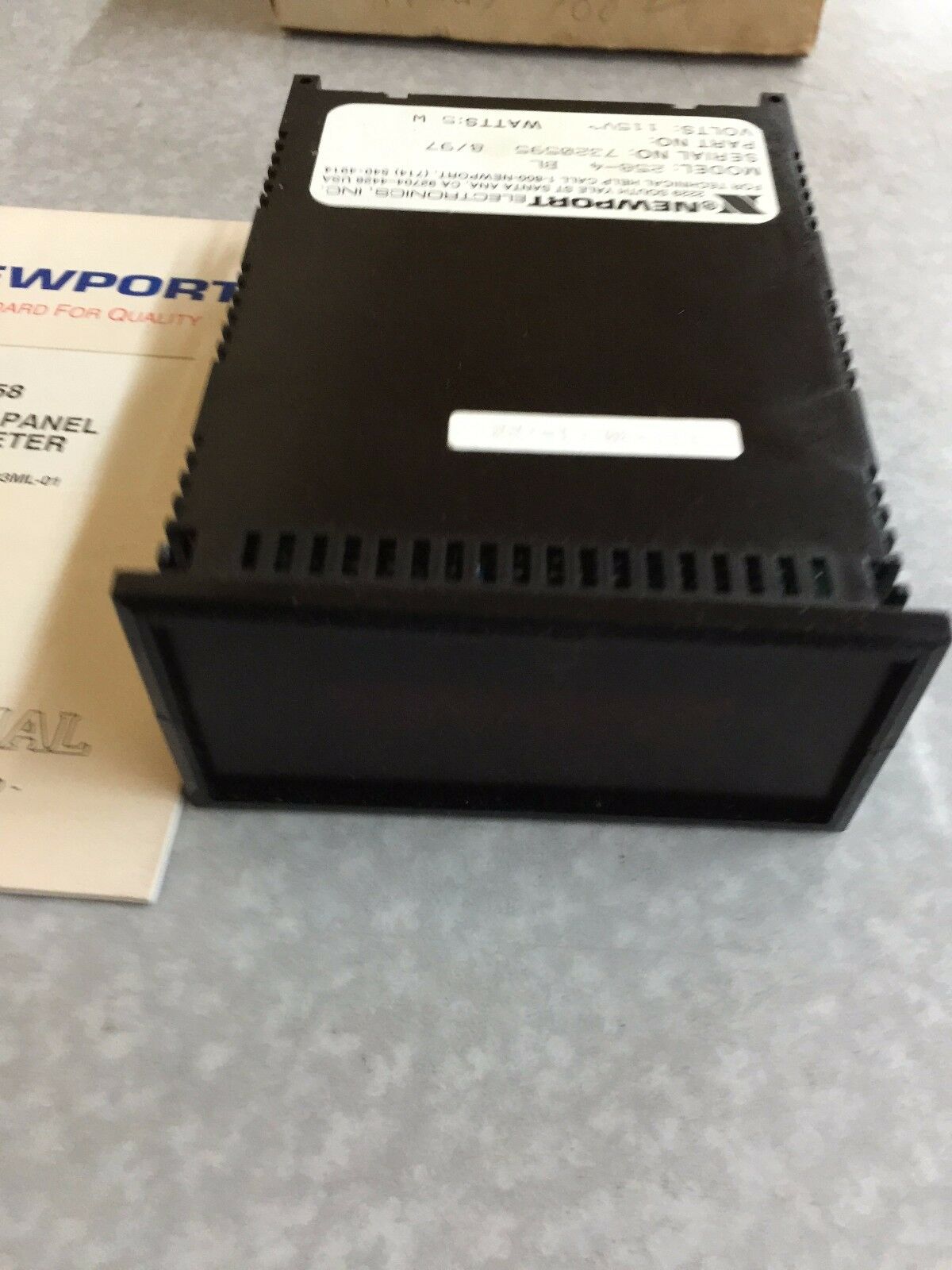 NEW IN BOX NEWPORT DIGITAL PANEL VOLTMETER 258-4