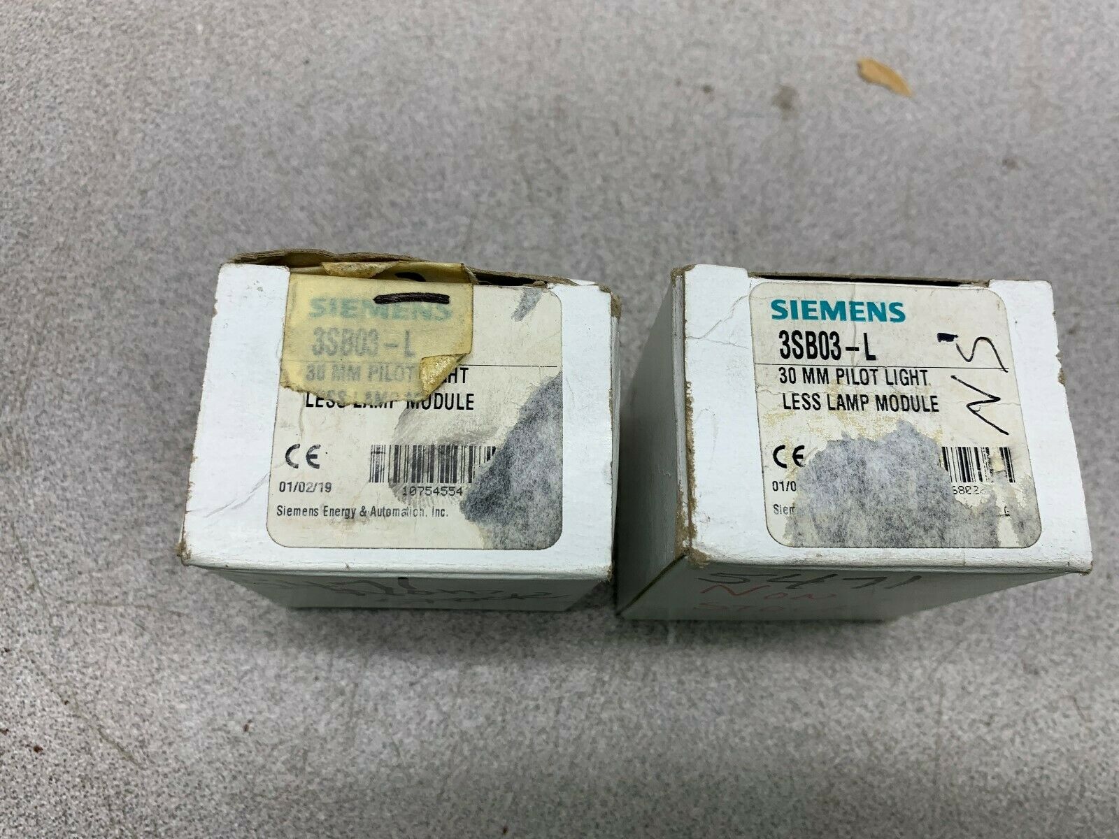 LOT OF 2 NEW IN BOX SIEMENS PILOT LIGHT 3SB03-L