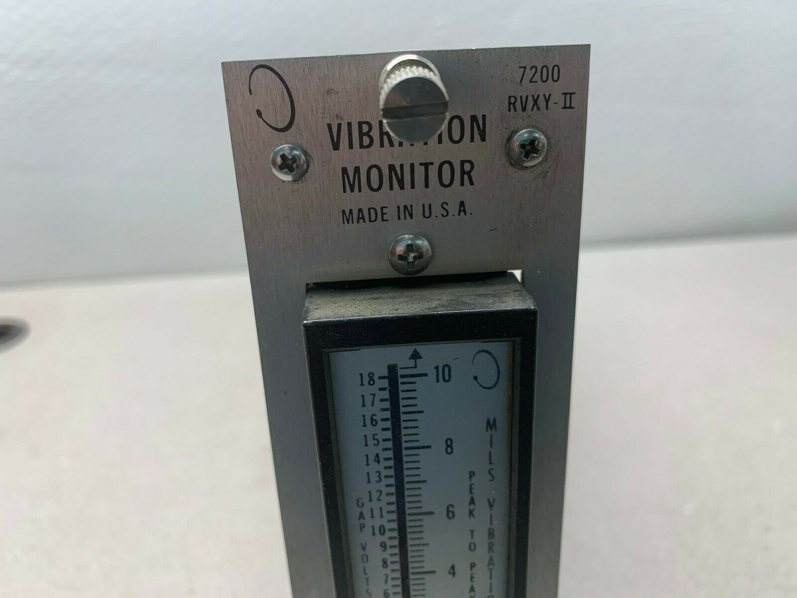 USED BENTLY NEVADA 7200 RVXY-II VIBRATION MONITOR 72850-53-04-01-02-01-00-01-15