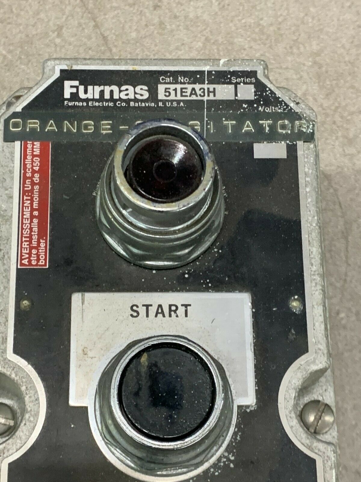 USED FURNAS 3-BUTTON PUSHBUTTON ENCLOSURE 51EA3H